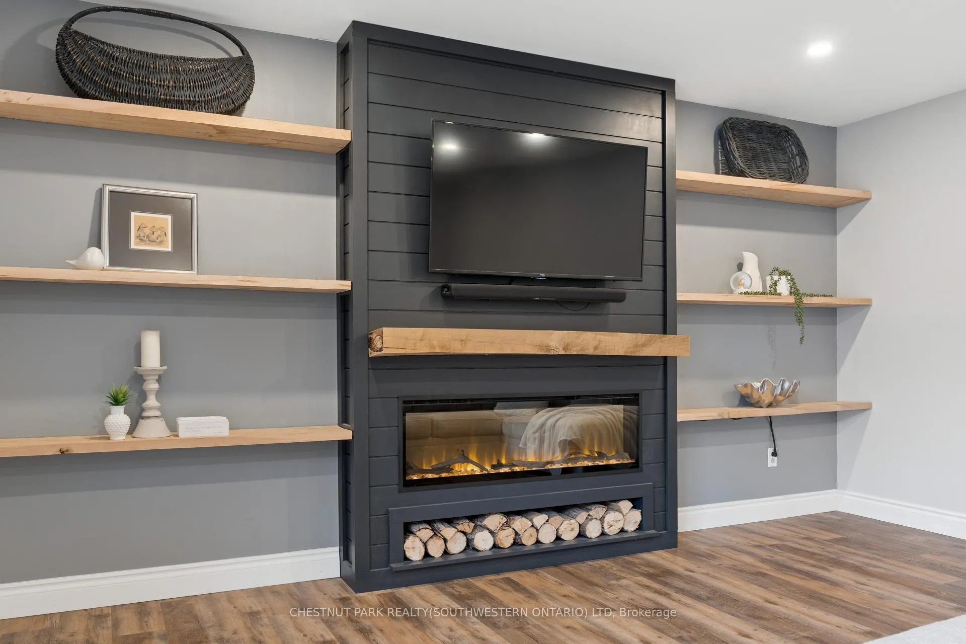 Photo 12 of 137 Donald Street, Kitchener — HOMEH