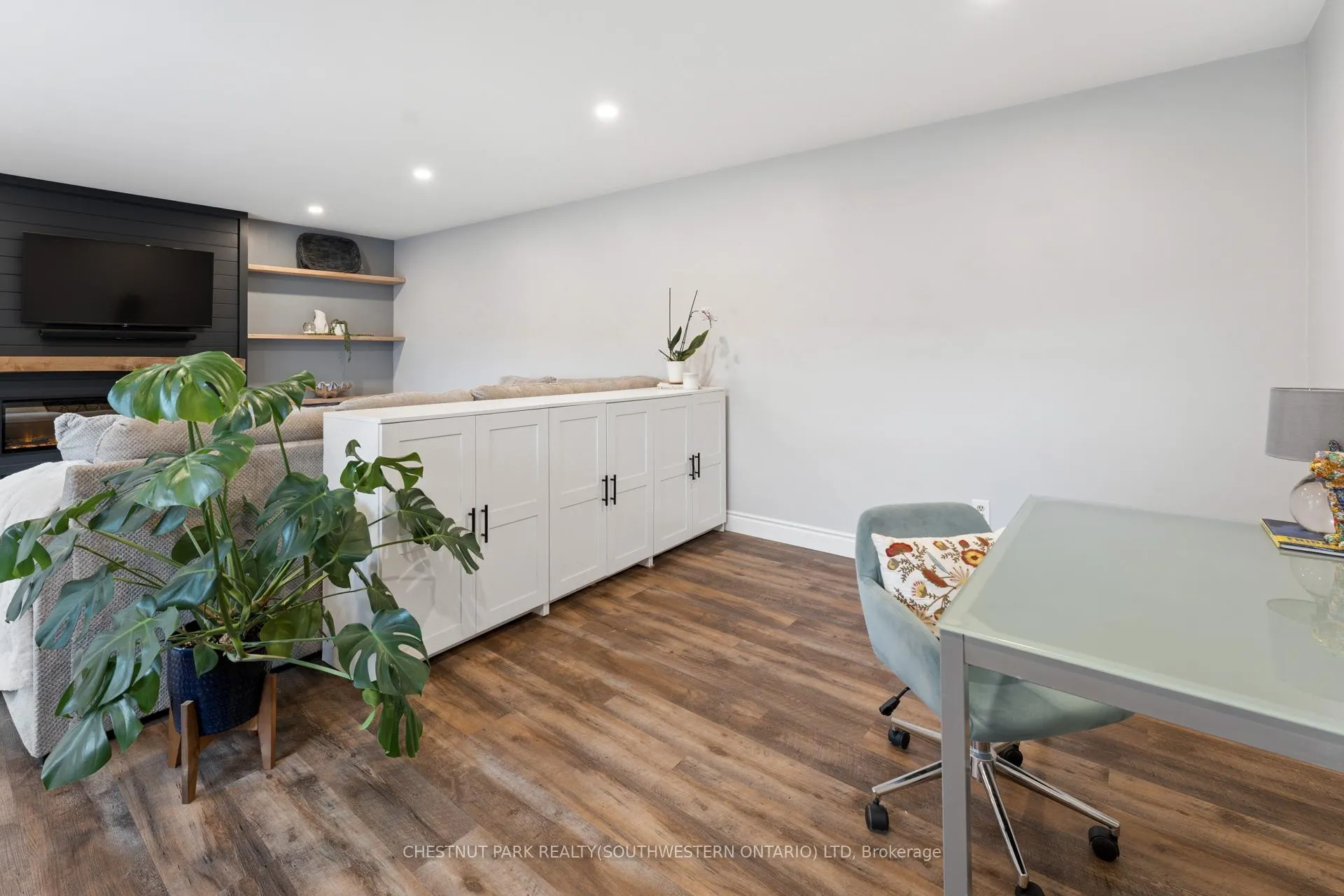 Photo 13 of 137 Donald Street, Kitchener — HOMEH