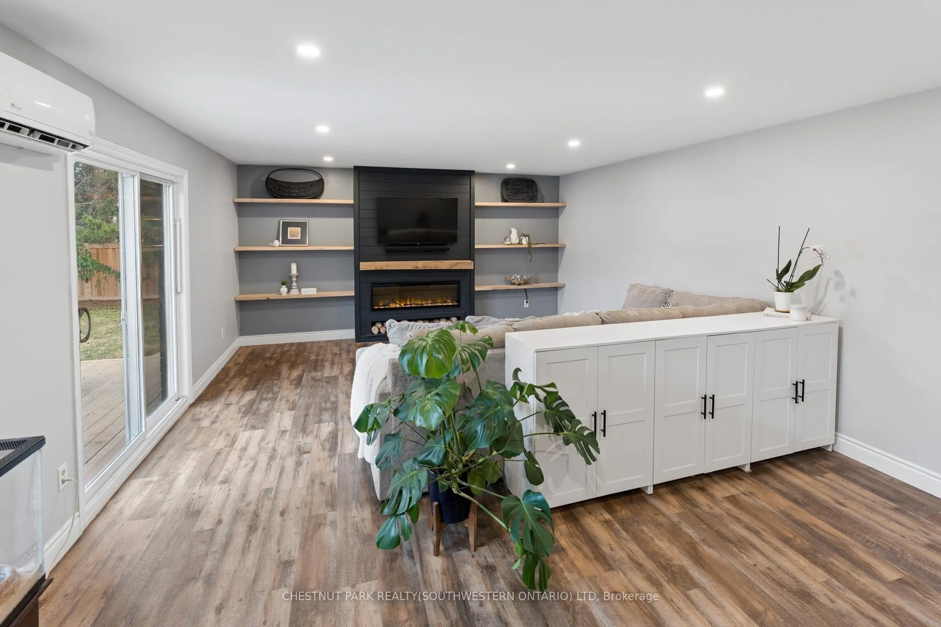 Photo 14 of 137 Donald Street, Kitchener — HOMEH