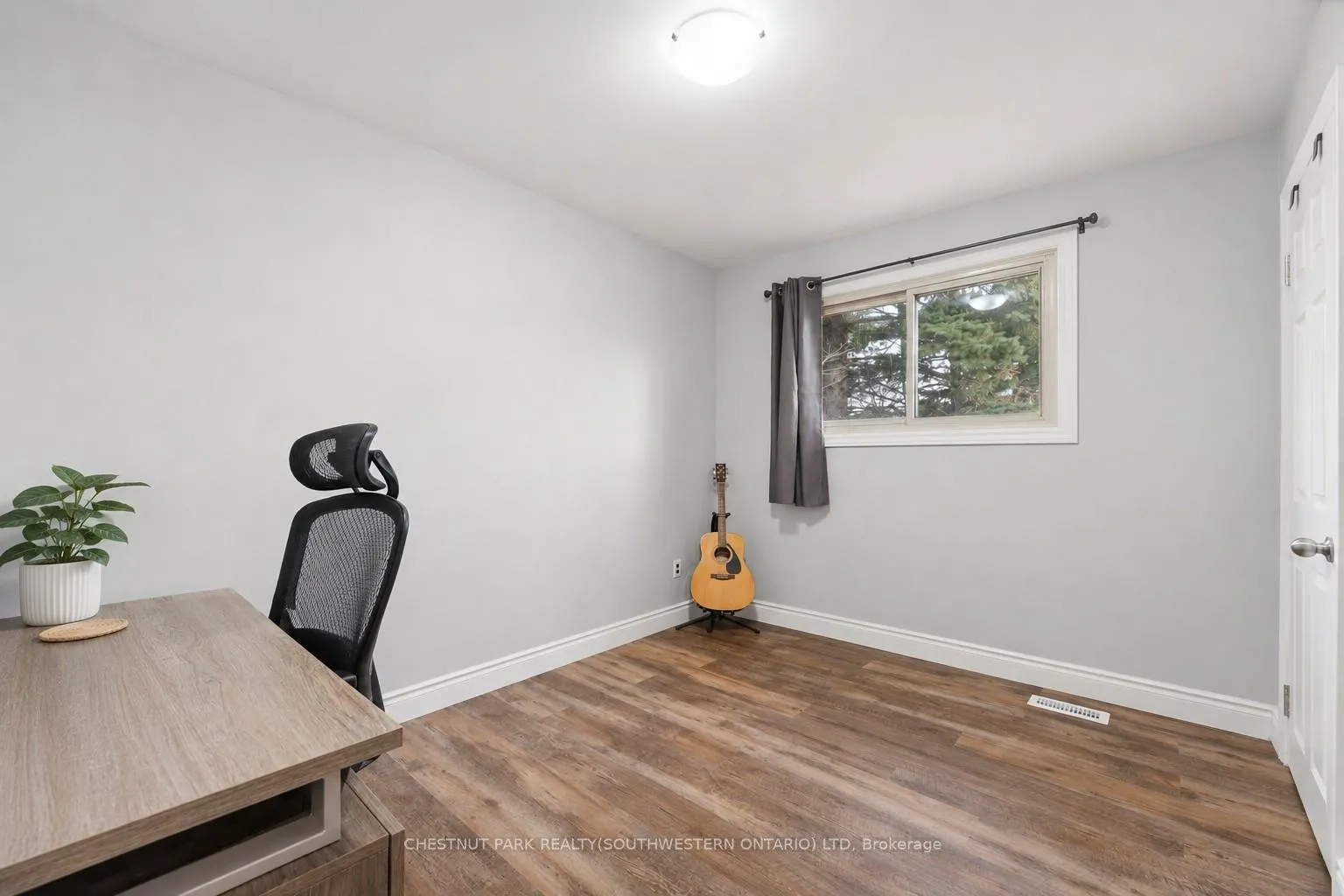 Photo 16 of 137 Donald Street, Kitchener — HOMEH