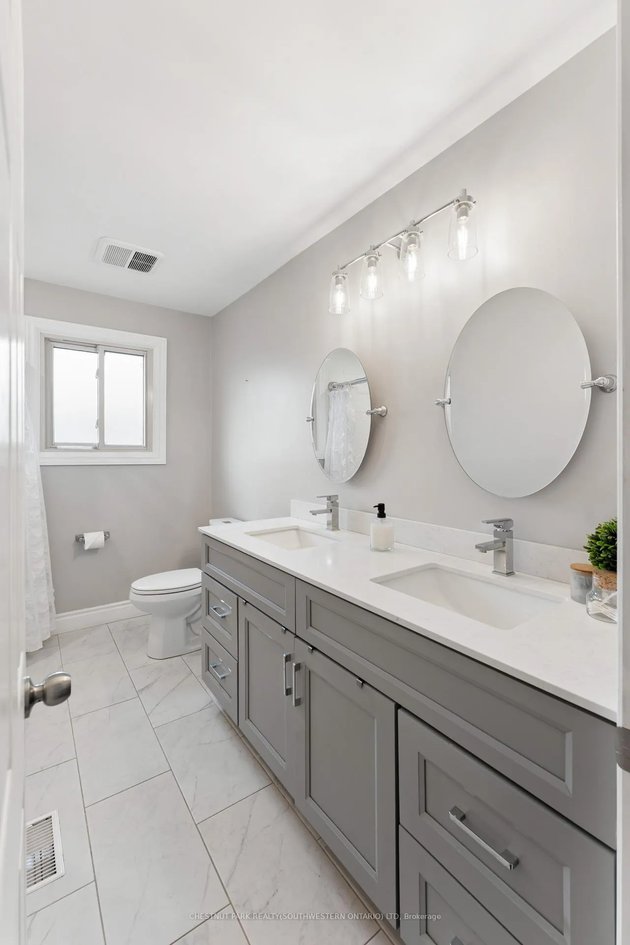 Photo 18 of 137 Donald Street, Kitchener — HOMEH