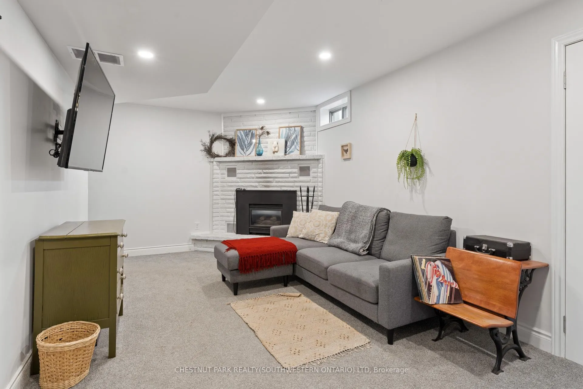 Photo 21 of 137 Donald Street, Kitchener — HOMEH