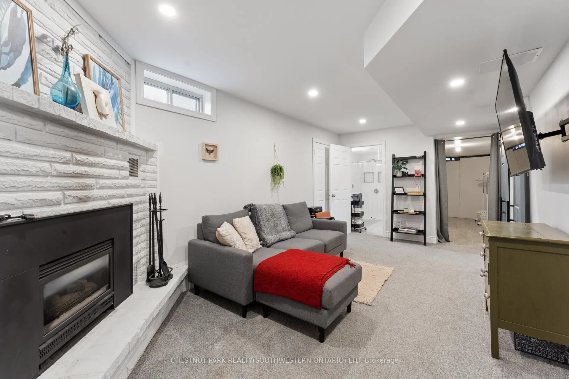Photo 22 of 137 Donald Street, Kitchener — HOMEH