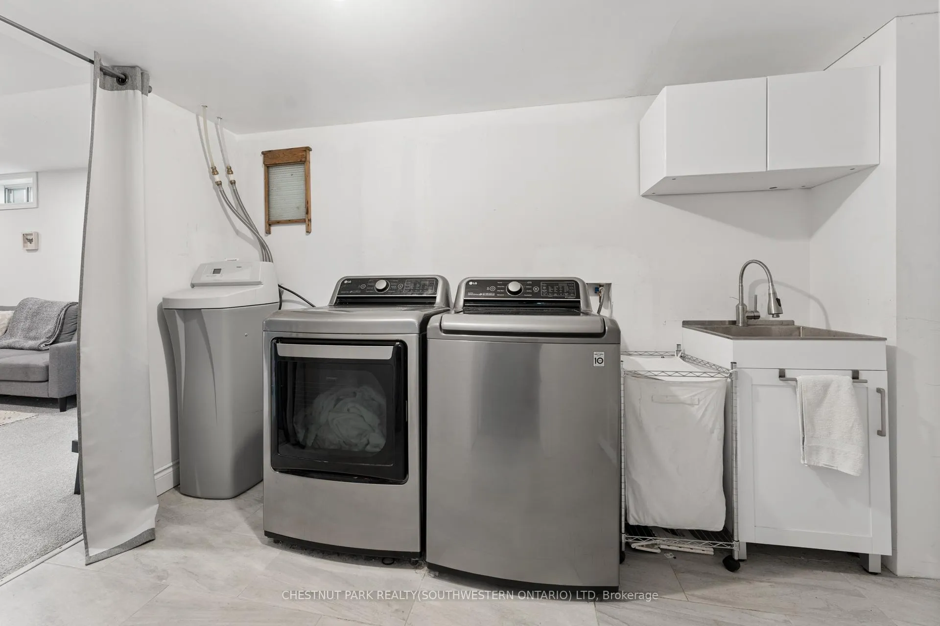 Photo 27 of 137 Donald Street, Kitchener — HOMEH