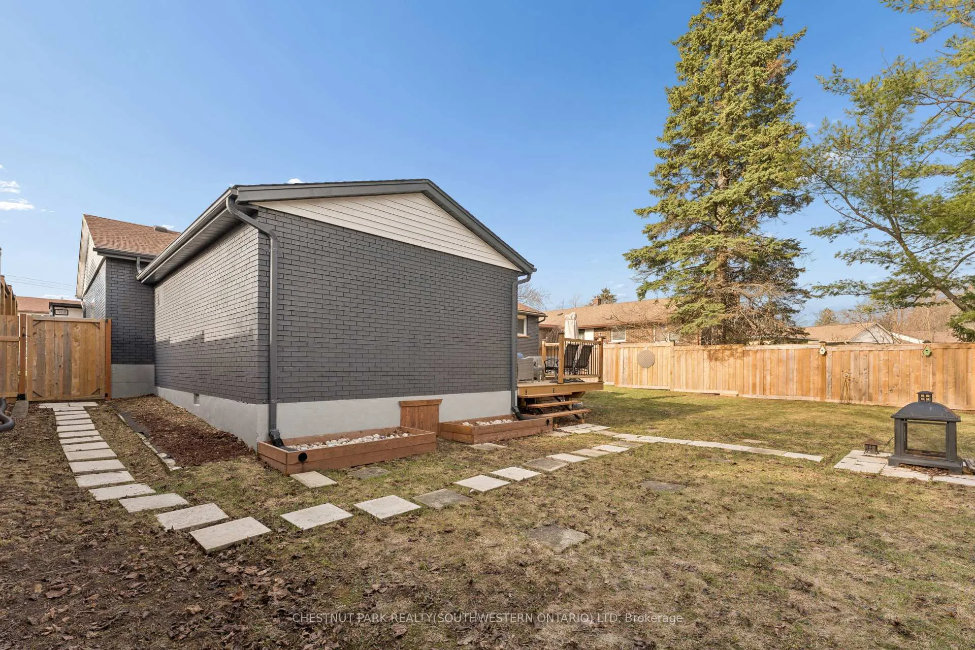 Photo 33 of 137 Donald Street, Kitchener — HOMEH