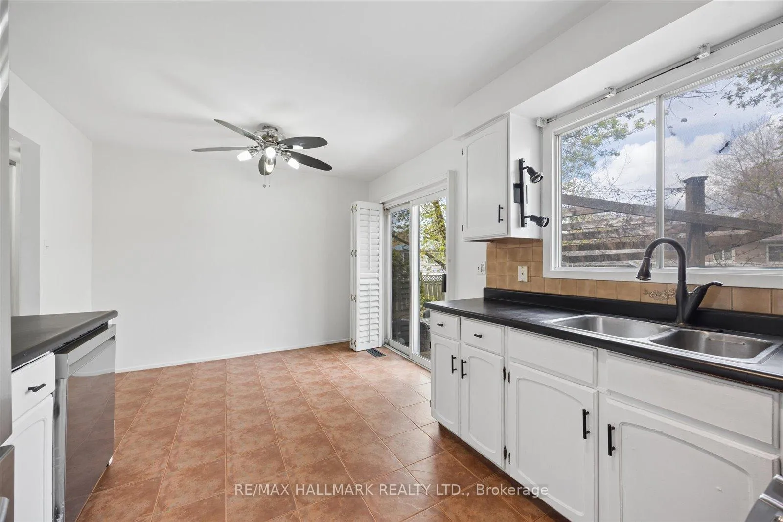 Photo 15 of 95 Booth Drive, Whitchurch-Stouffville, Stouffville — HOMEH