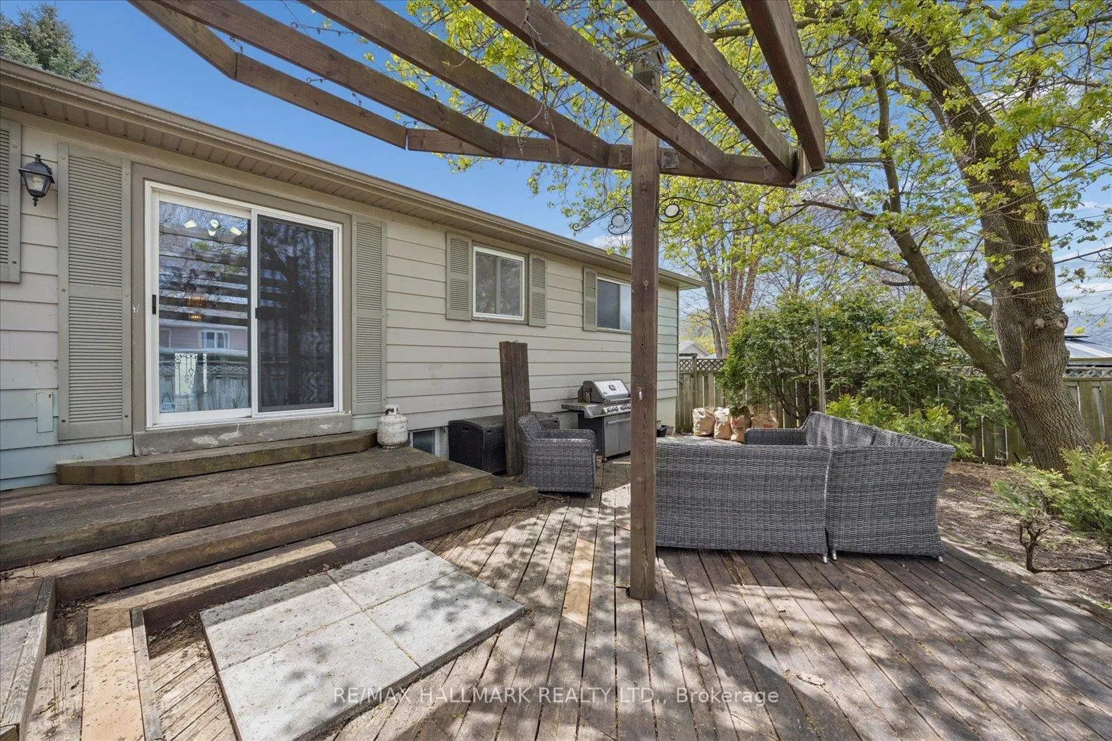 Photo 28 of 95 Booth Drive, Whitchurch-Stouffville, Stouffville — HOMEH