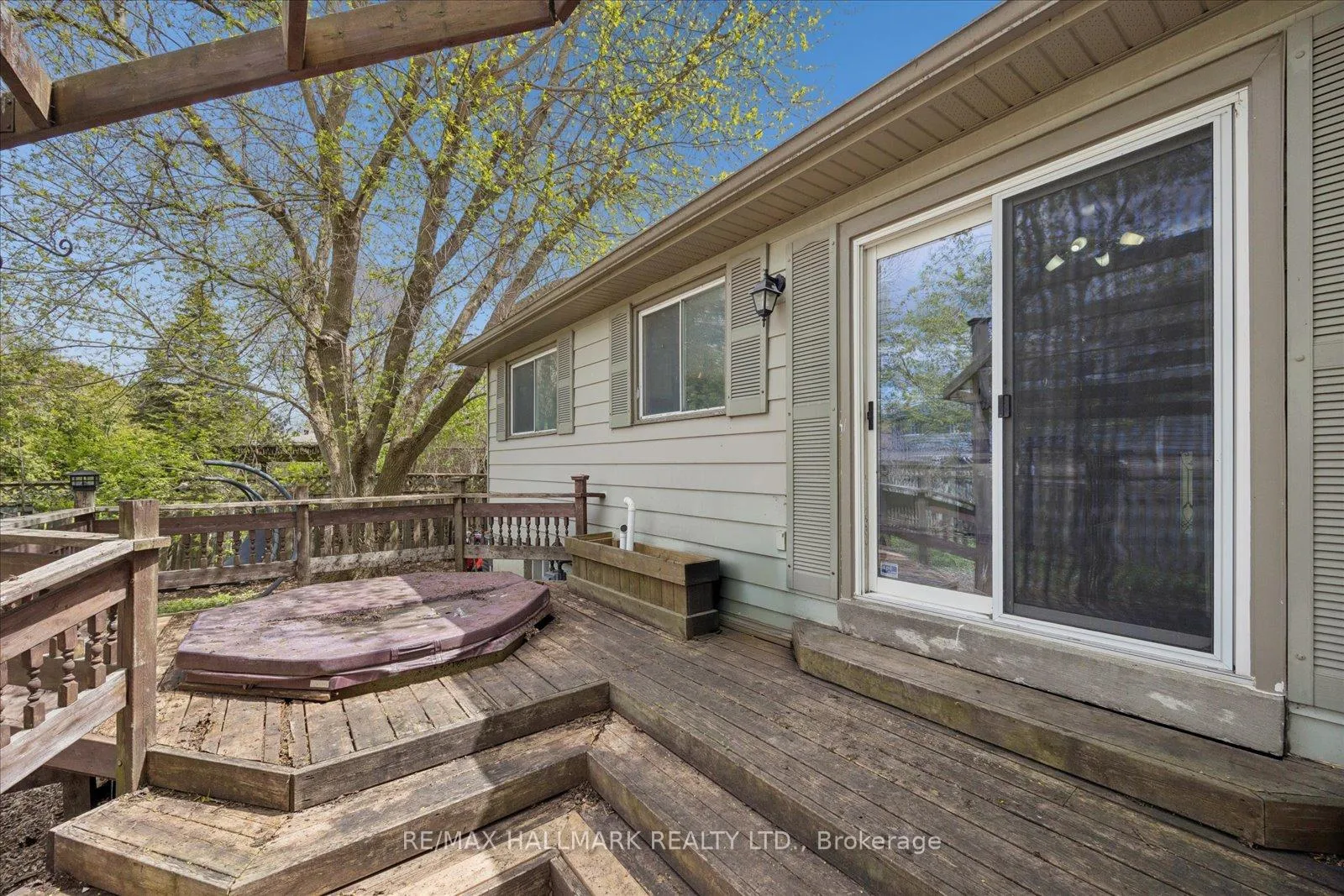 Photo 30 of 95 Booth Drive, Whitchurch-Stouffville, Stouffville — HOMEH
