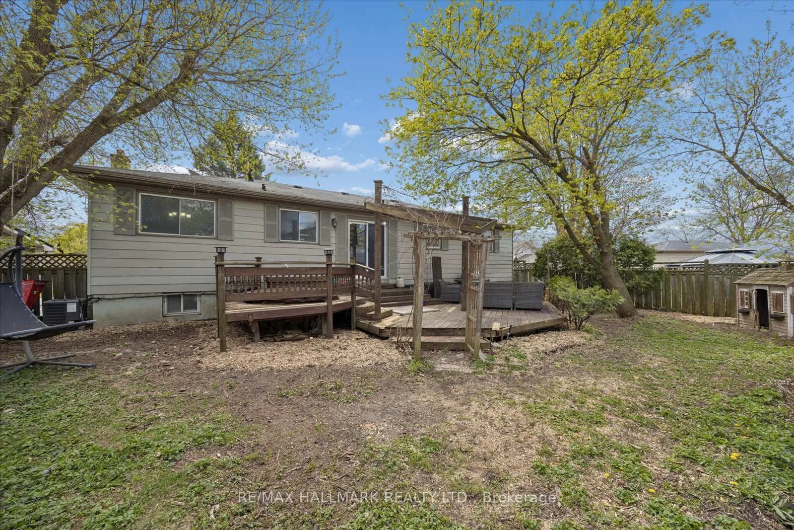 Photo 31 of 95 Booth Drive, Whitchurch-Stouffville, Stouffville — HOMEH