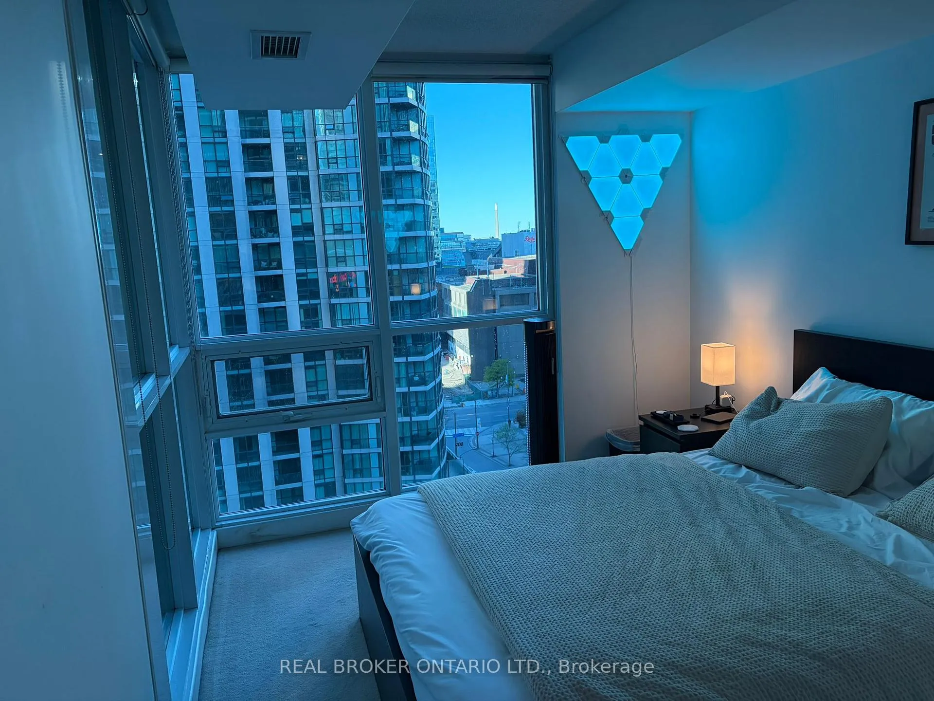 Photo 8 of Unit 1307, 33 Bay Street, Toronto, Waterfront Communities — HOMEH