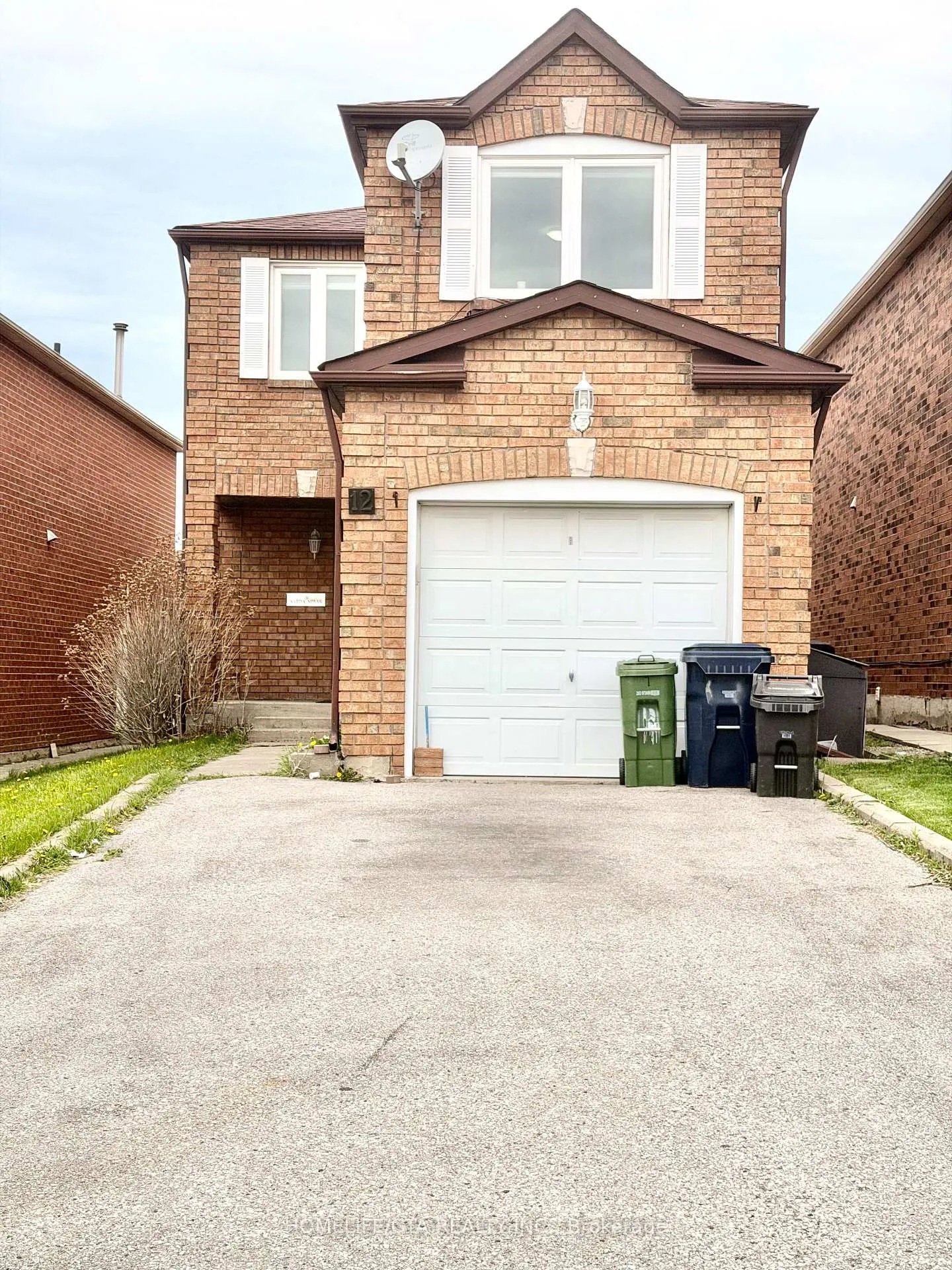 Photo 1 of 12 Grayson Crescent, Scarborough, Rouge — HOMEH