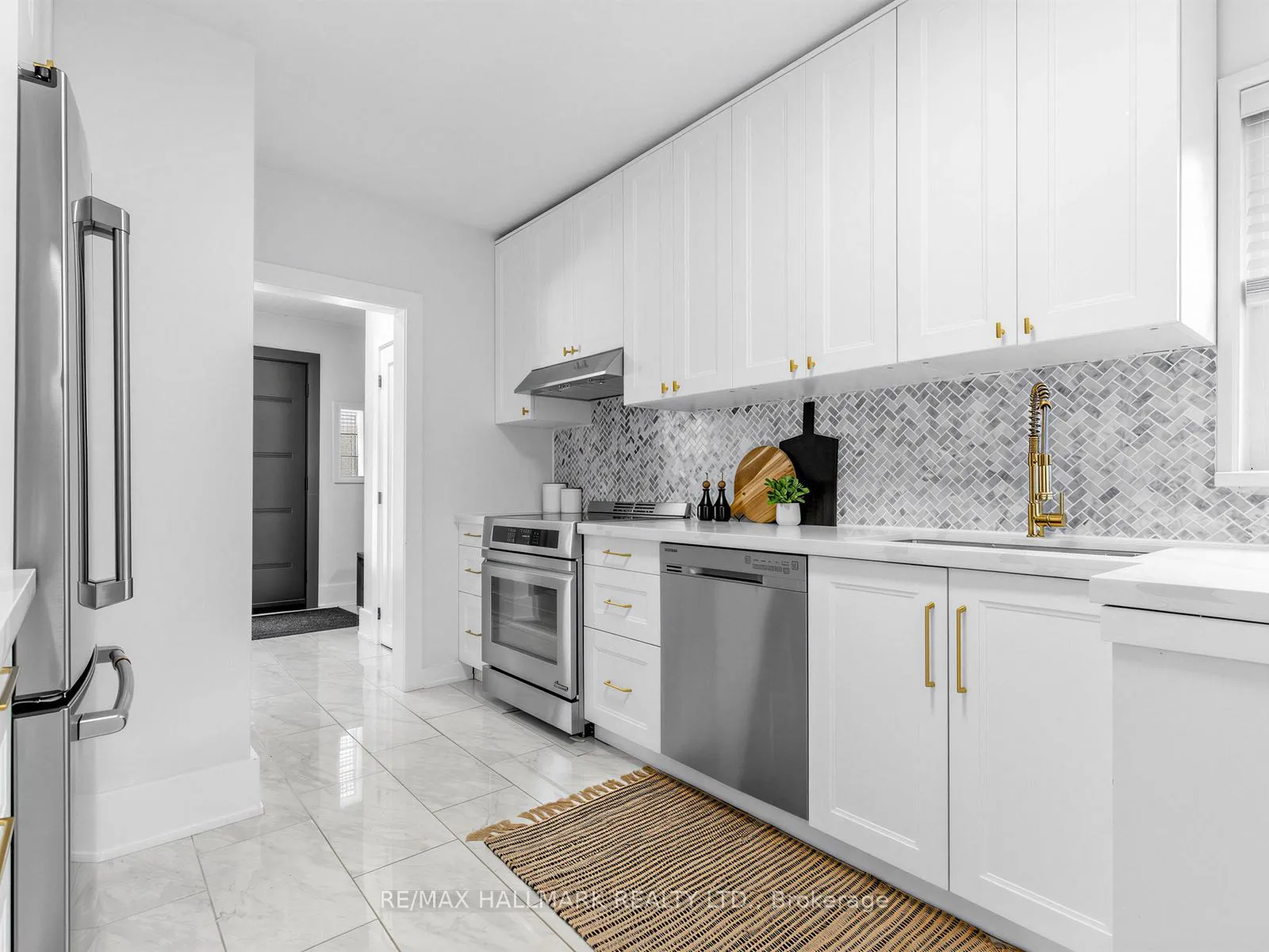 Photo 13 of 1 Ferncliff Court, Toronto, O'Connor-Parkview — HOMEH