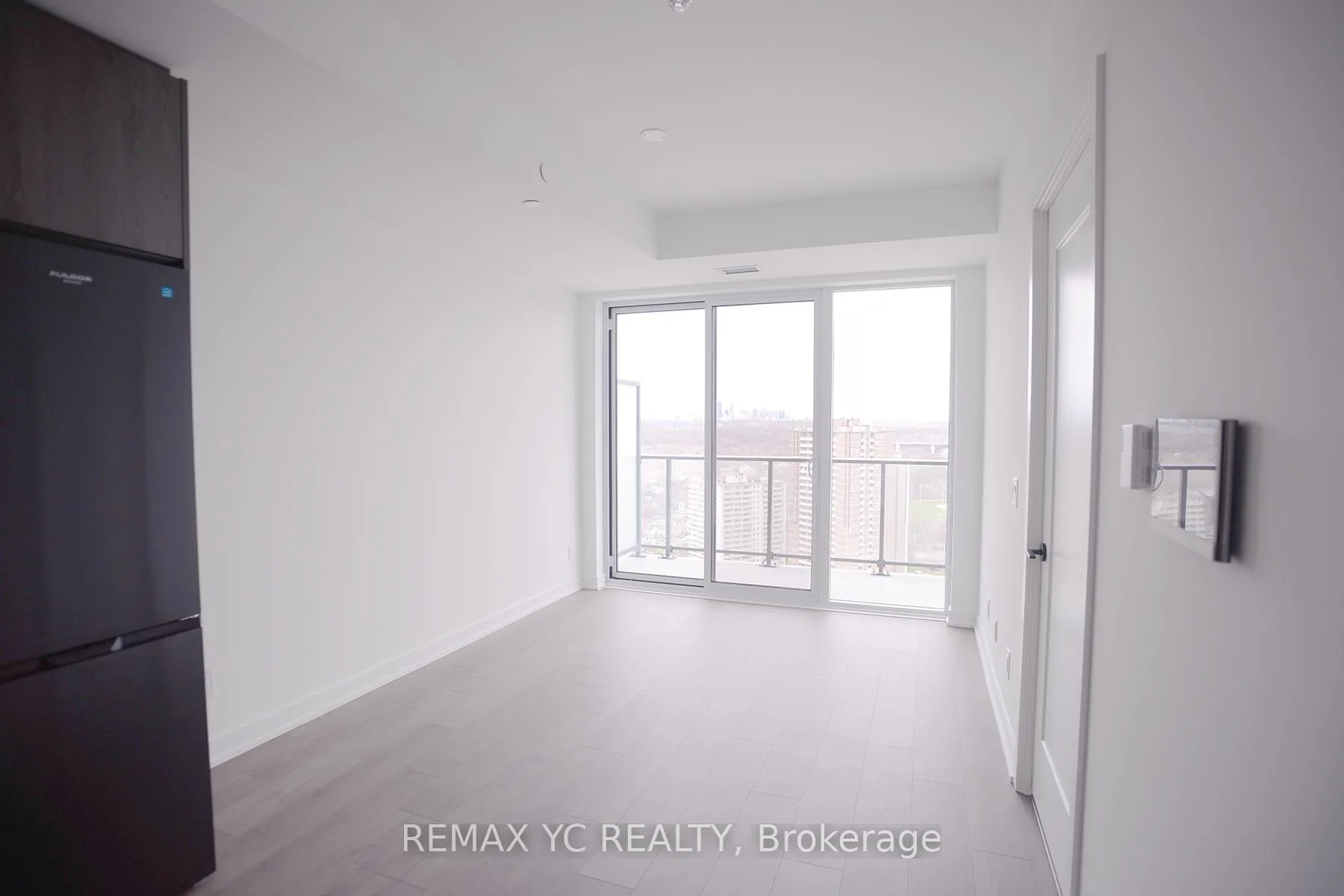 Photo 4 of Unit 2611, 5 Defries Street, Toronto, Regent Park — HOMEH