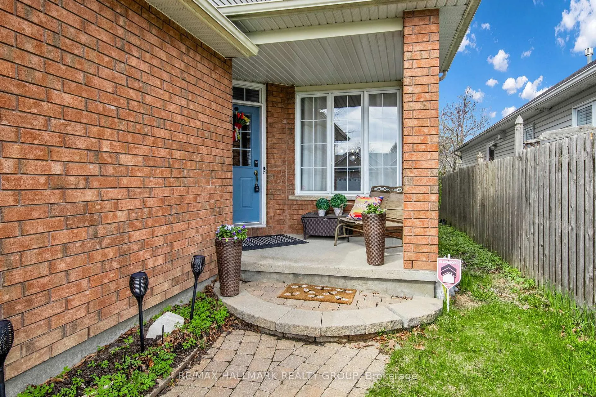 Photo 2 of 4362 Rainforest Drive, Ottawa, Riverside South/Gloucester Glen — HOMEH