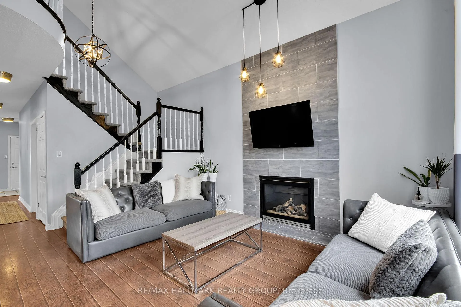 Photo 6 of 4362 Rainforest Drive, Ottawa, Riverside South/Gloucester Glen — HOMEH