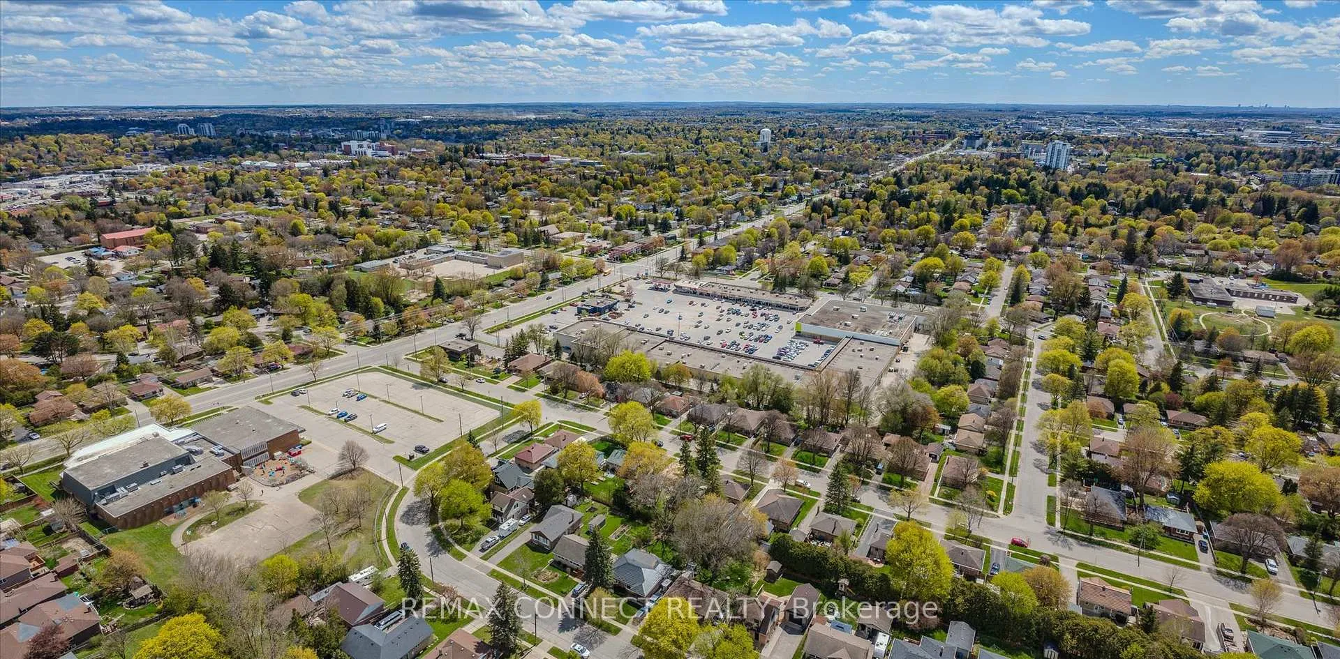 Photo 6 of 59 Knightswood Boulevard, Guelph, Riverside Park — HOMEH