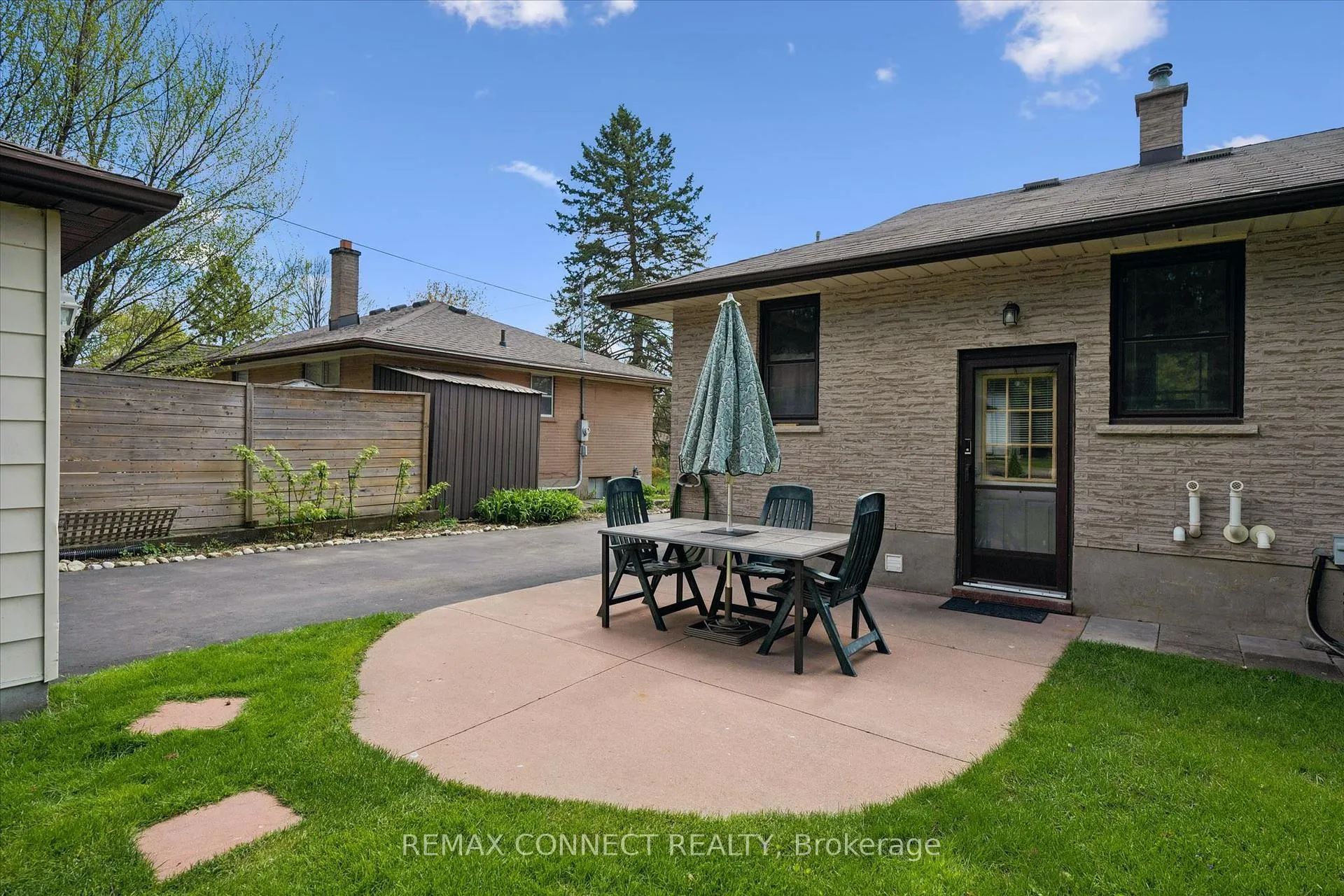 Photo 40 of 59 Knightswood Boulevard, Guelph, Riverside Park — HOMEH