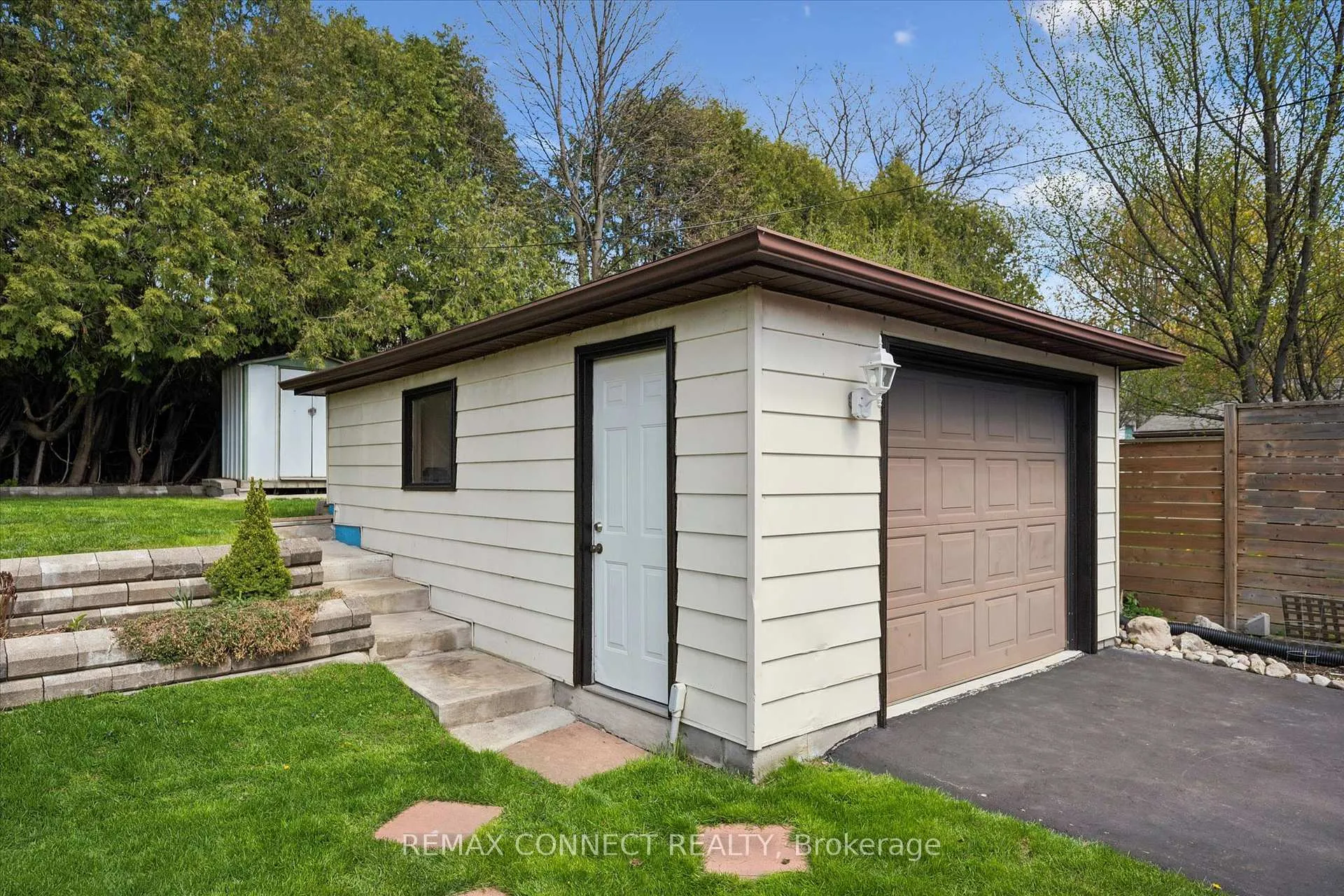Photo 44 of 59 Knightswood Boulevard, Guelph, Riverside Park — HOMEH
