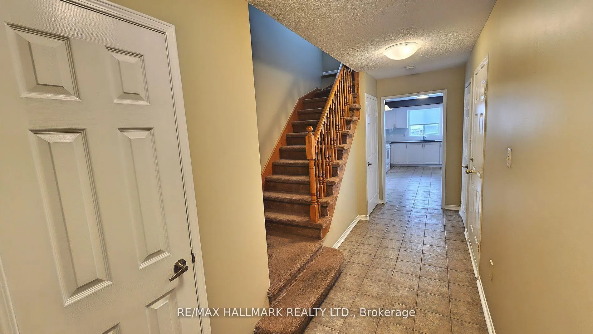 Photo 2 of 48 Downing Crescent, Barrie, Holly — HOMEH