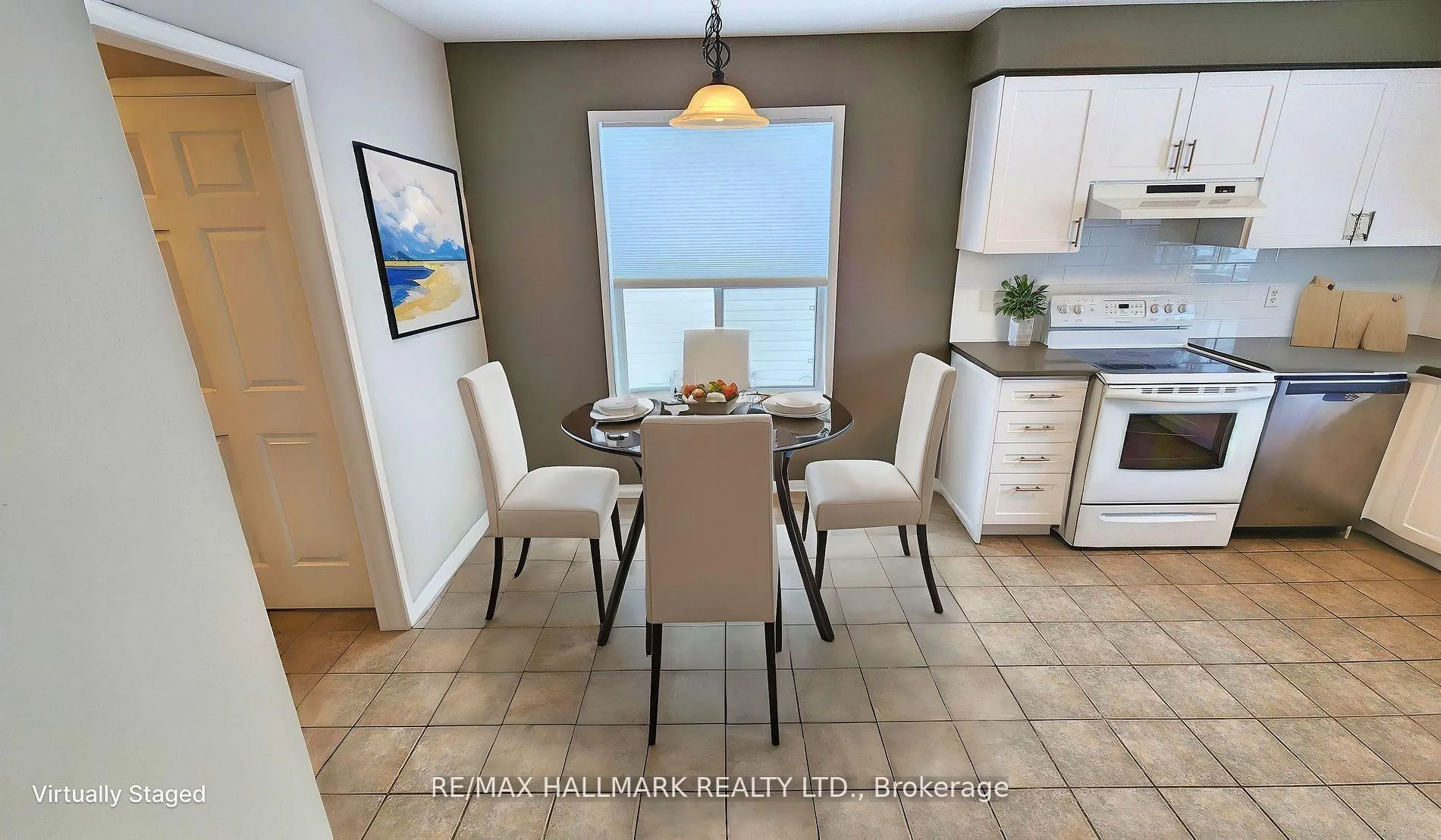 Photo 5 of 48 Downing Crescent, Barrie, Holly — HOMEH
