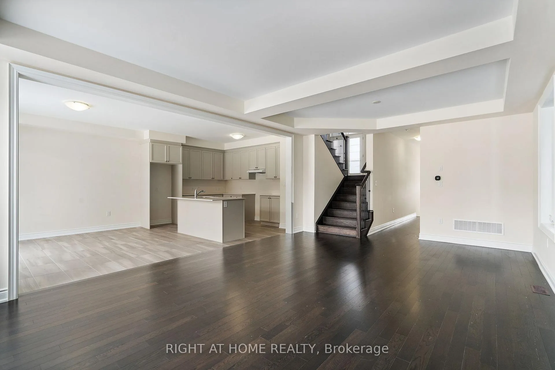 Photo 3 of 41 Ferguson Drive, Erin — HOMEH