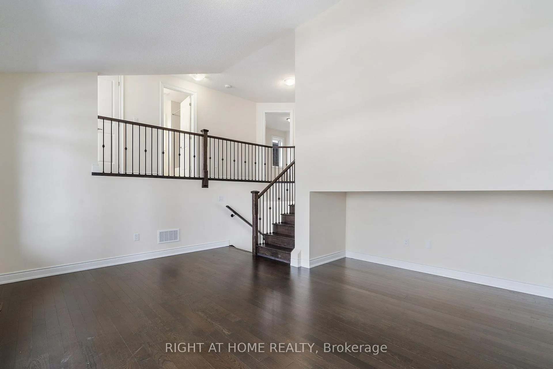 Photo 10 of 41 Ferguson Drive, Erin — HOMEH