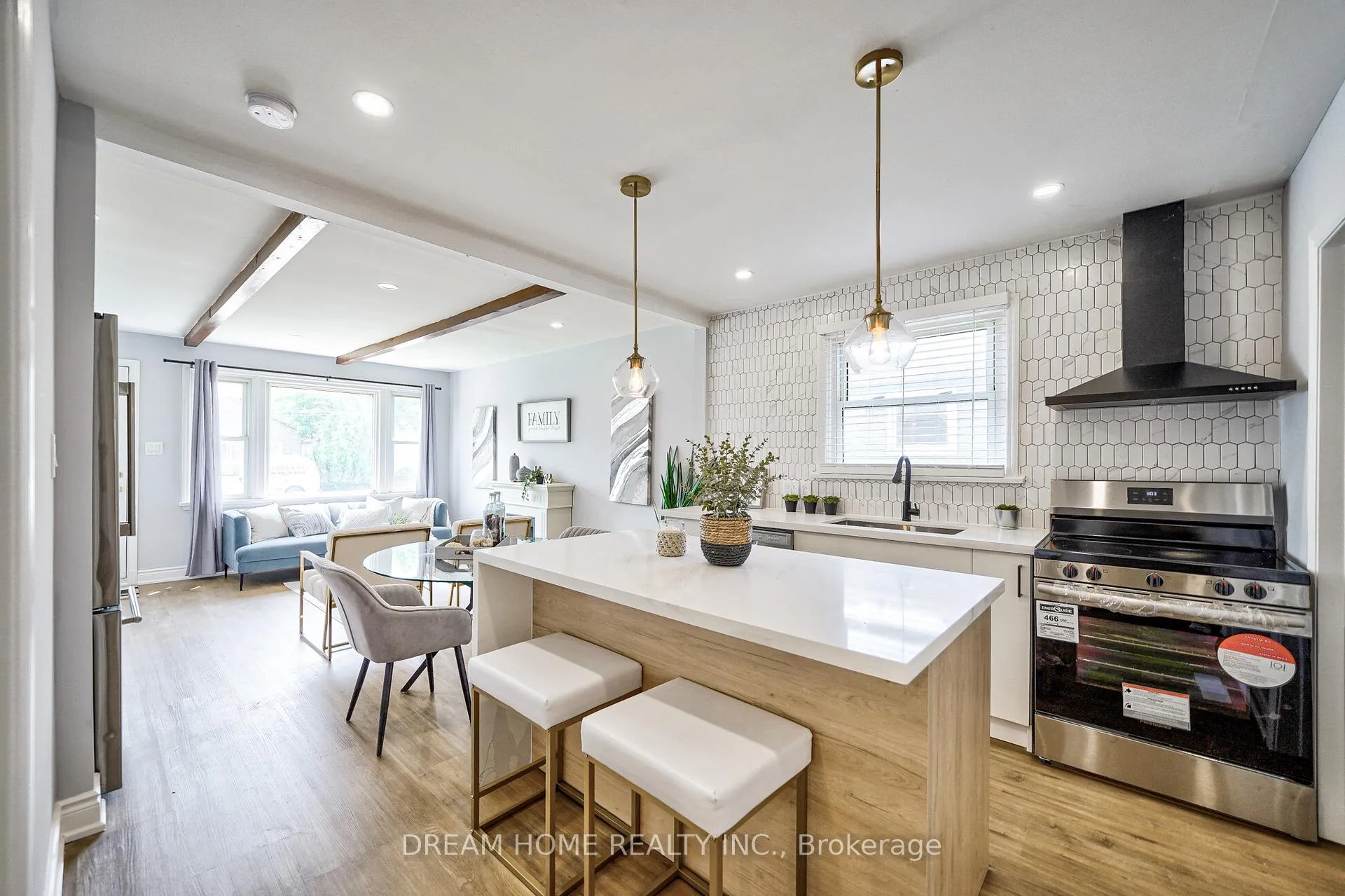 Photo 14 of 31 Warren Road, St. Catharines, Secord Woods — HOMEH