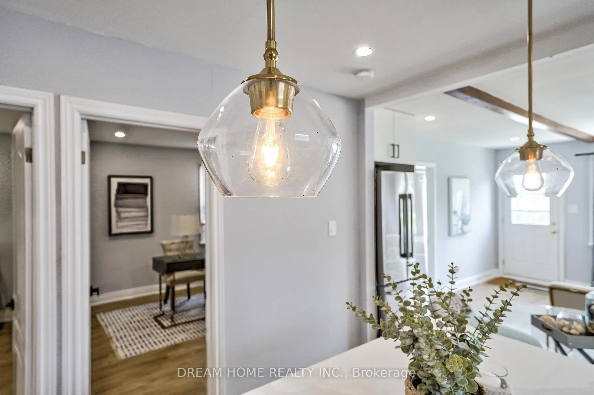 Photo 15 of 31 Warren Road, St. Catharines, Secord Woods — HOMEH