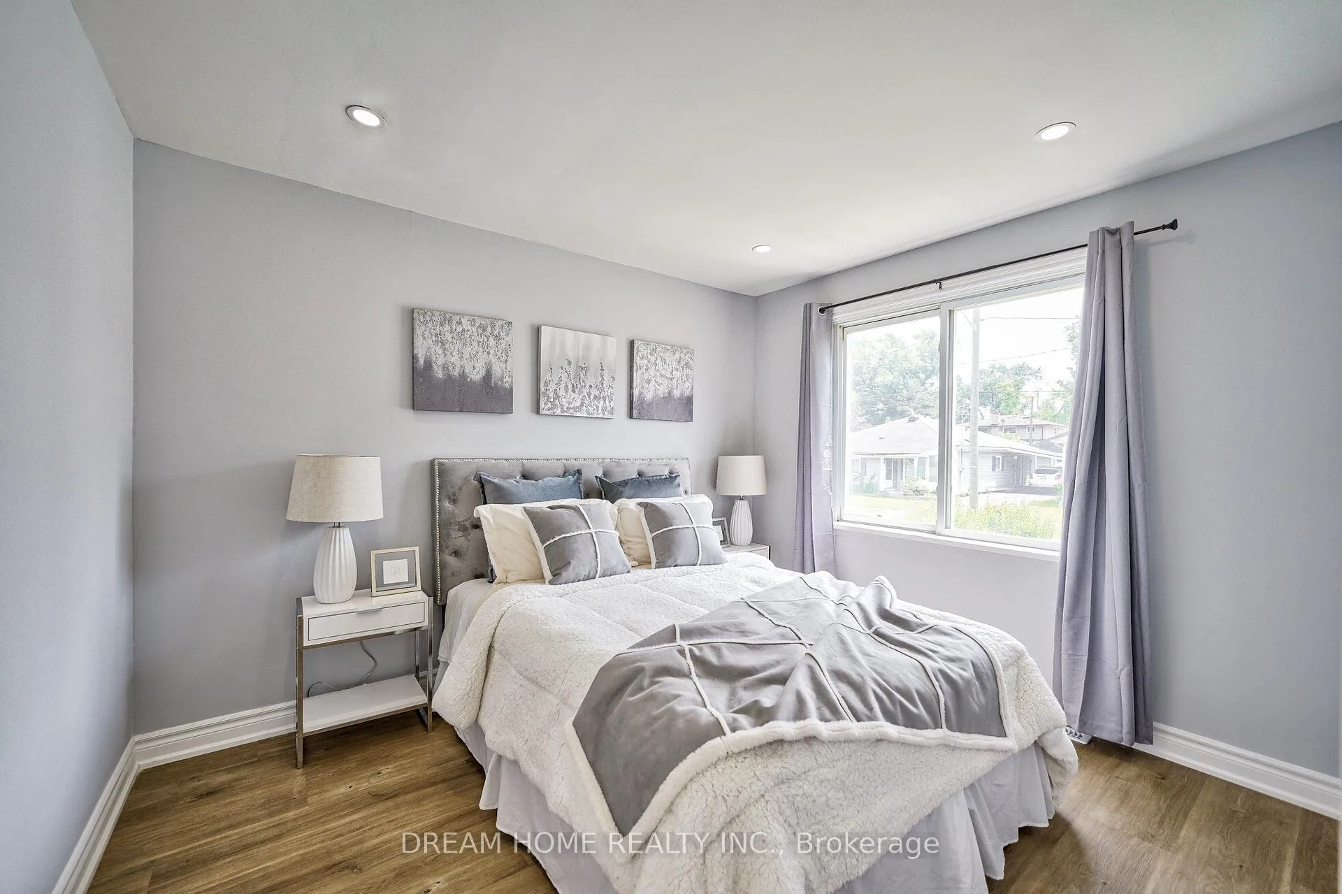 Photo 16 of 31 Warren Road, St. Catharines, Secord Woods — HOMEH