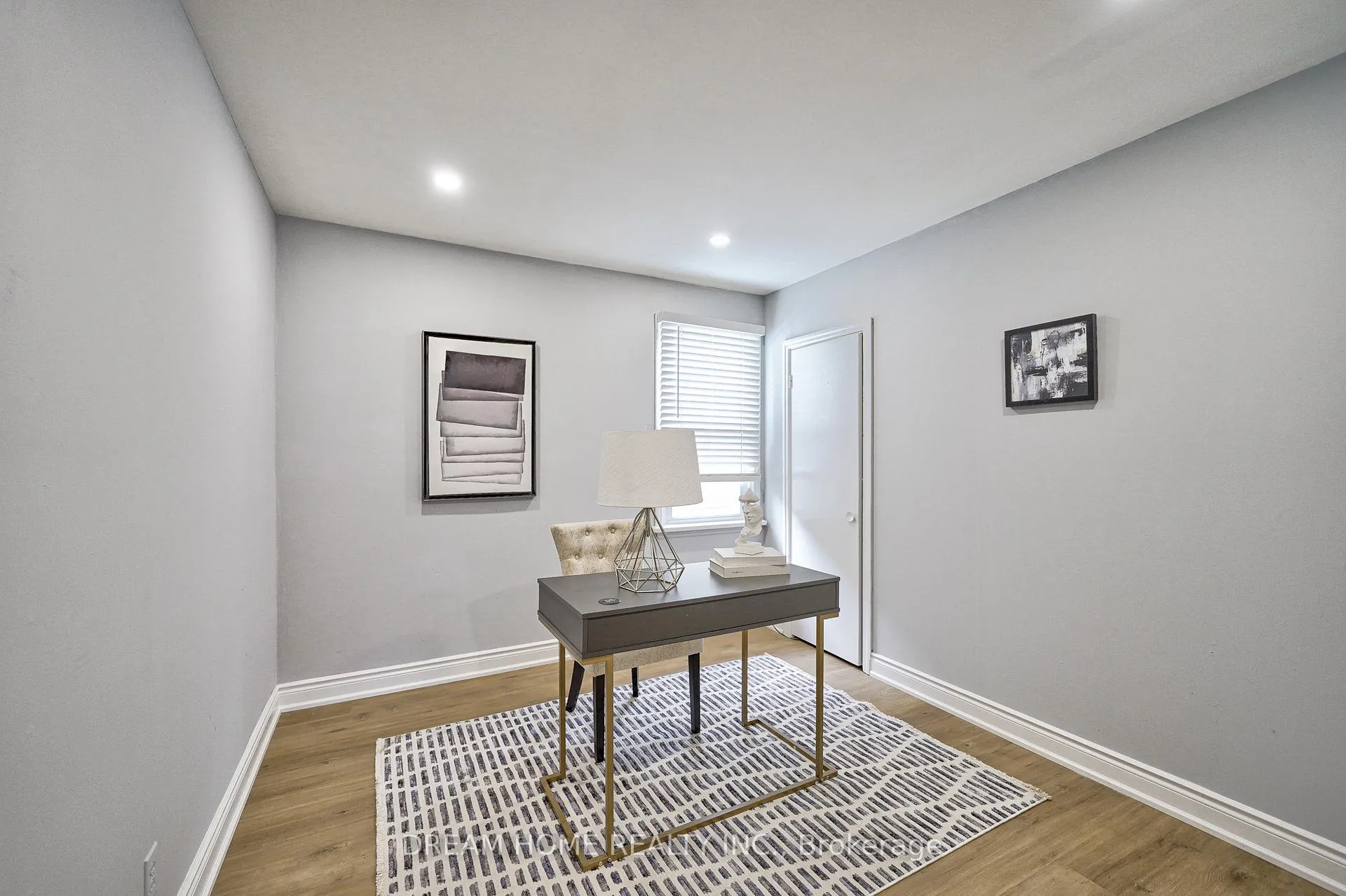 Photo 19 of 31 Warren Road, St. Catharines, Secord Woods — HOMEH
