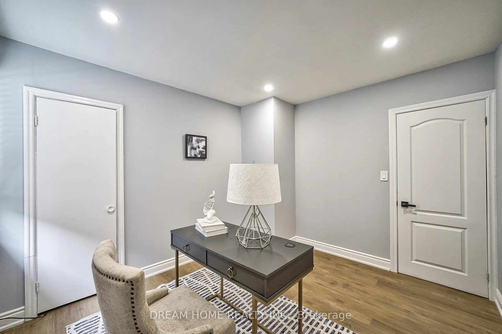 Photo 20 of 31 Warren Road, St. Catharines, Secord Woods — HOMEH
