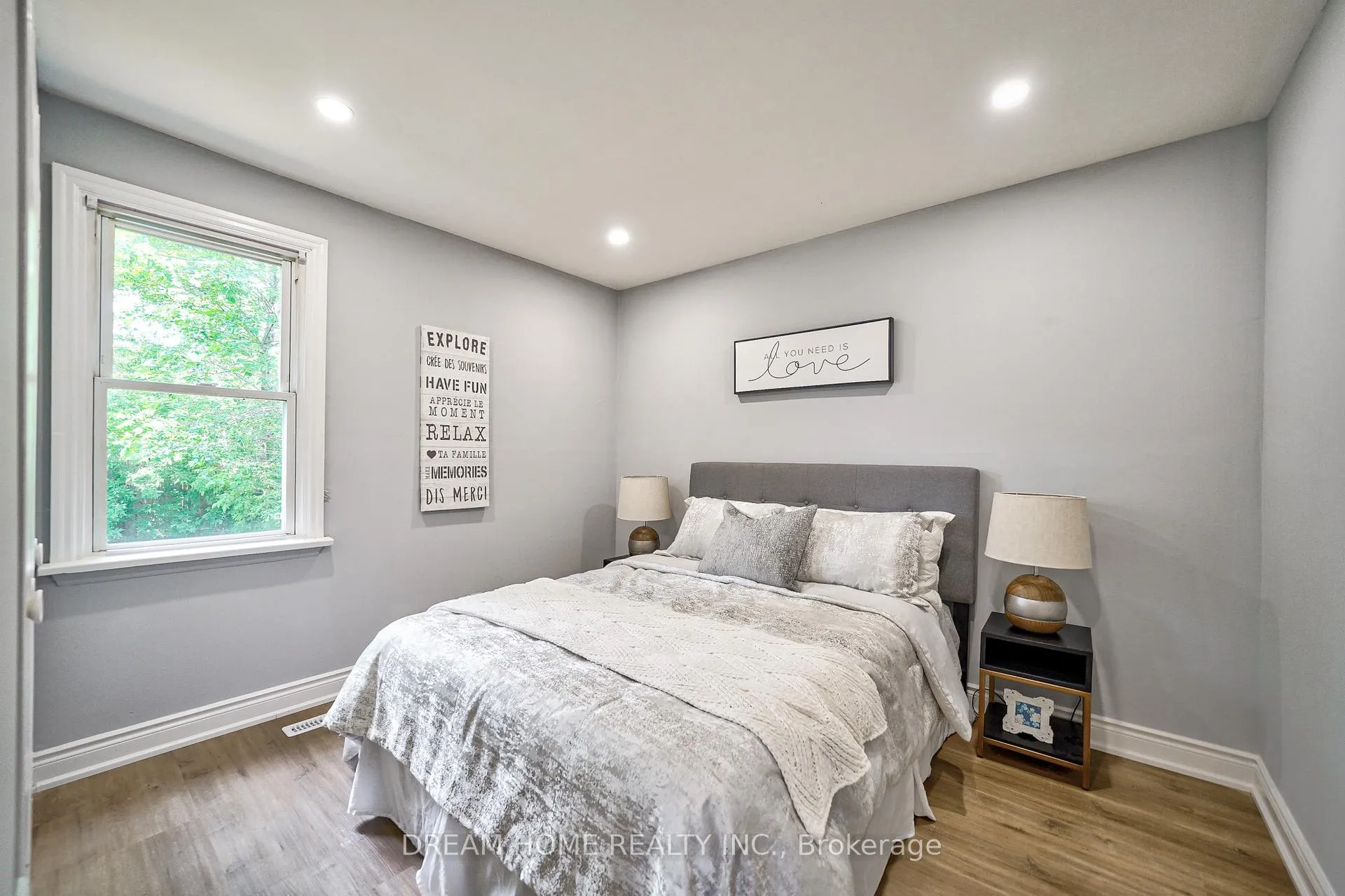 Photo 21 of 31 Warren Road, St. Catharines, Secord Woods — HOMEH