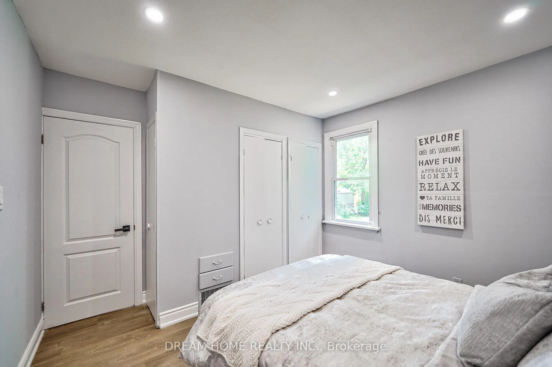 Photo 22 of 31 Warren Road, St. Catharines, Secord Woods — HOMEH