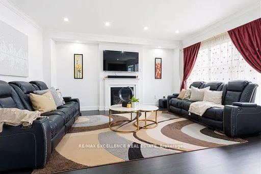Photo 2 of 10 Pennine Drive, Whitby, Rural Whitby — HOMEH