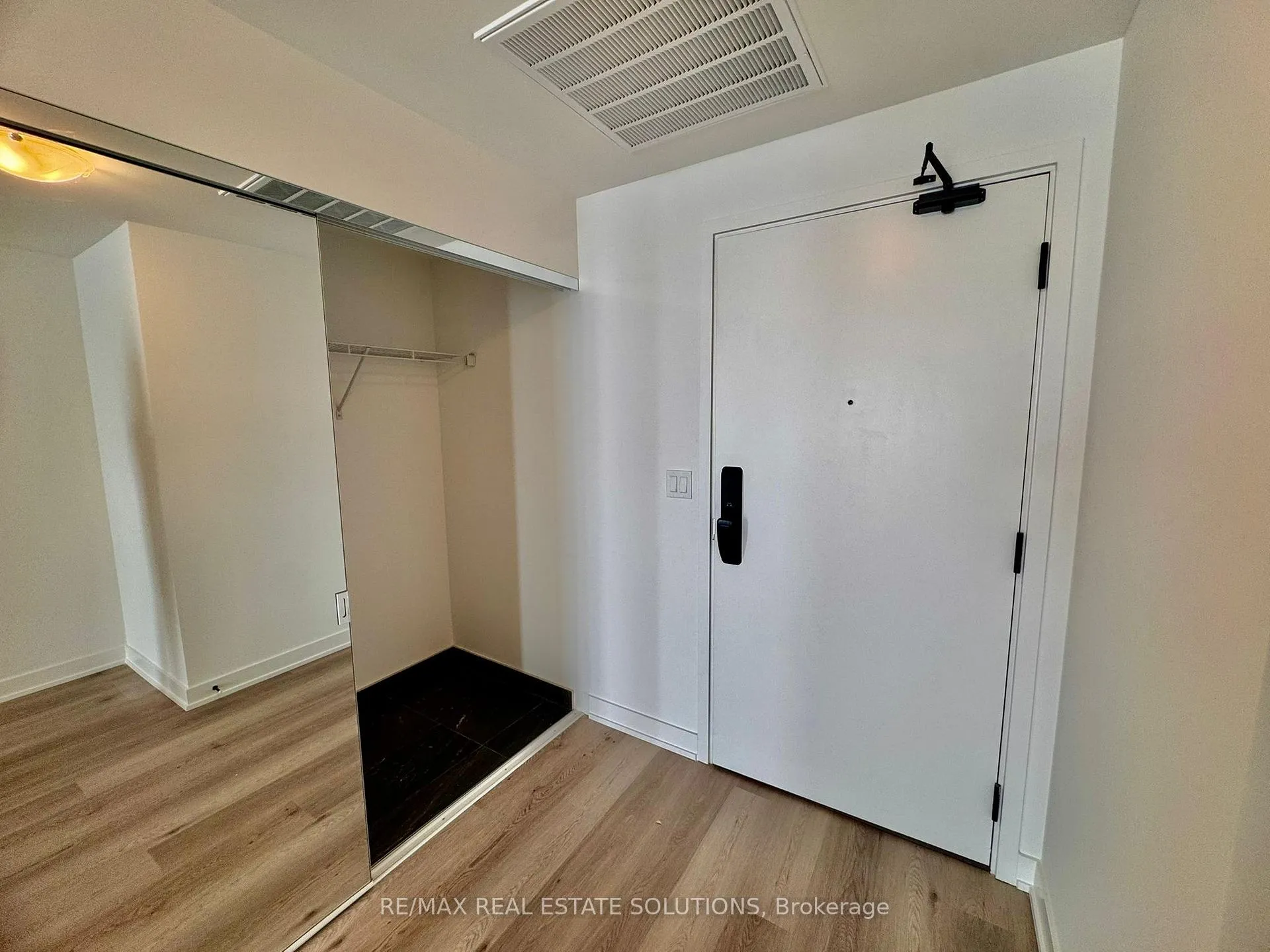 Photo 3 of Unit 905, 2075 Lakeshore Road, Burlington, Brant — HOMEH