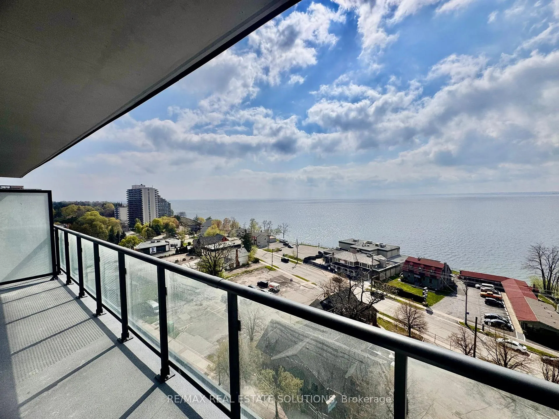 Photo 14 of Unit 905, 2075 Lakeshore Road, Burlington, Brant — HOMEH