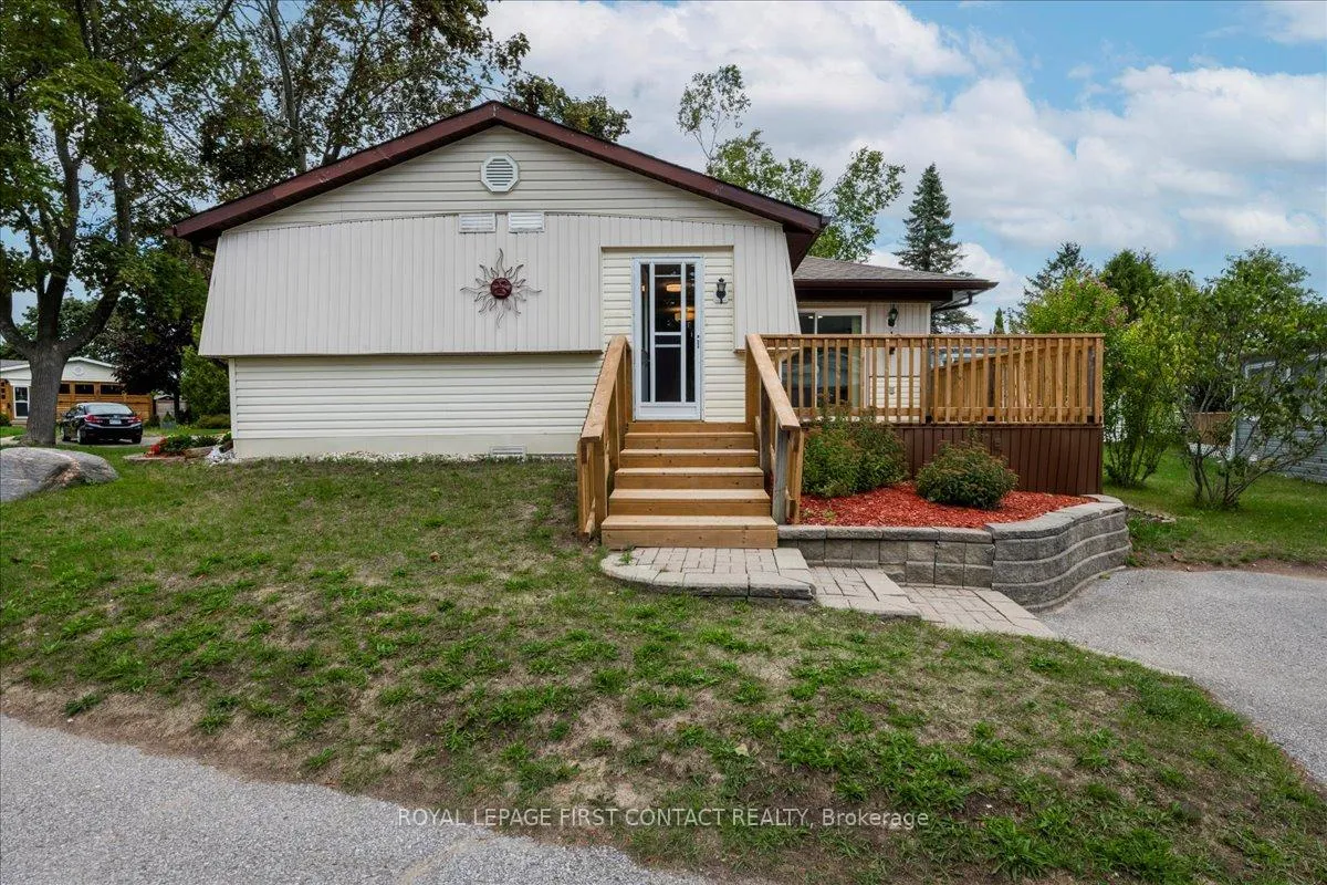 Photo 3 of 25 Hawthorne Drive, Innisfil, Rural Innisfil — HOMEH