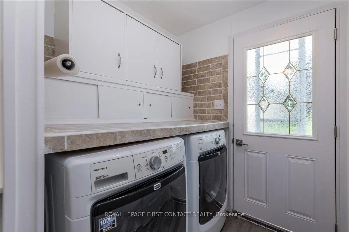 Photo 5 of 25 Hawthorne Drive, Innisfil, Rural Innisfil — HOMEH