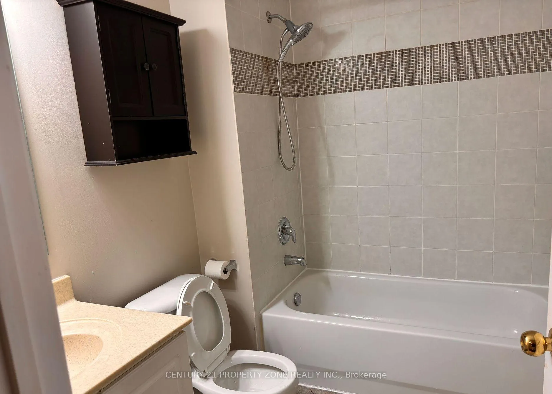 Photo 11 of 2201 Crestmont Drive, Oakville, Westmount — HOMEH