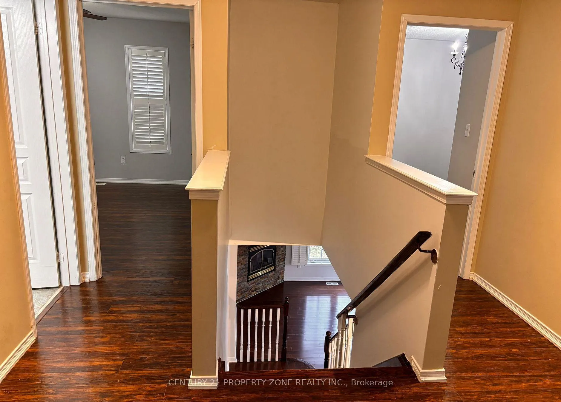 Photo 12 of 2201 Crestmont Drive, Oakville, Westmount — HOMEH