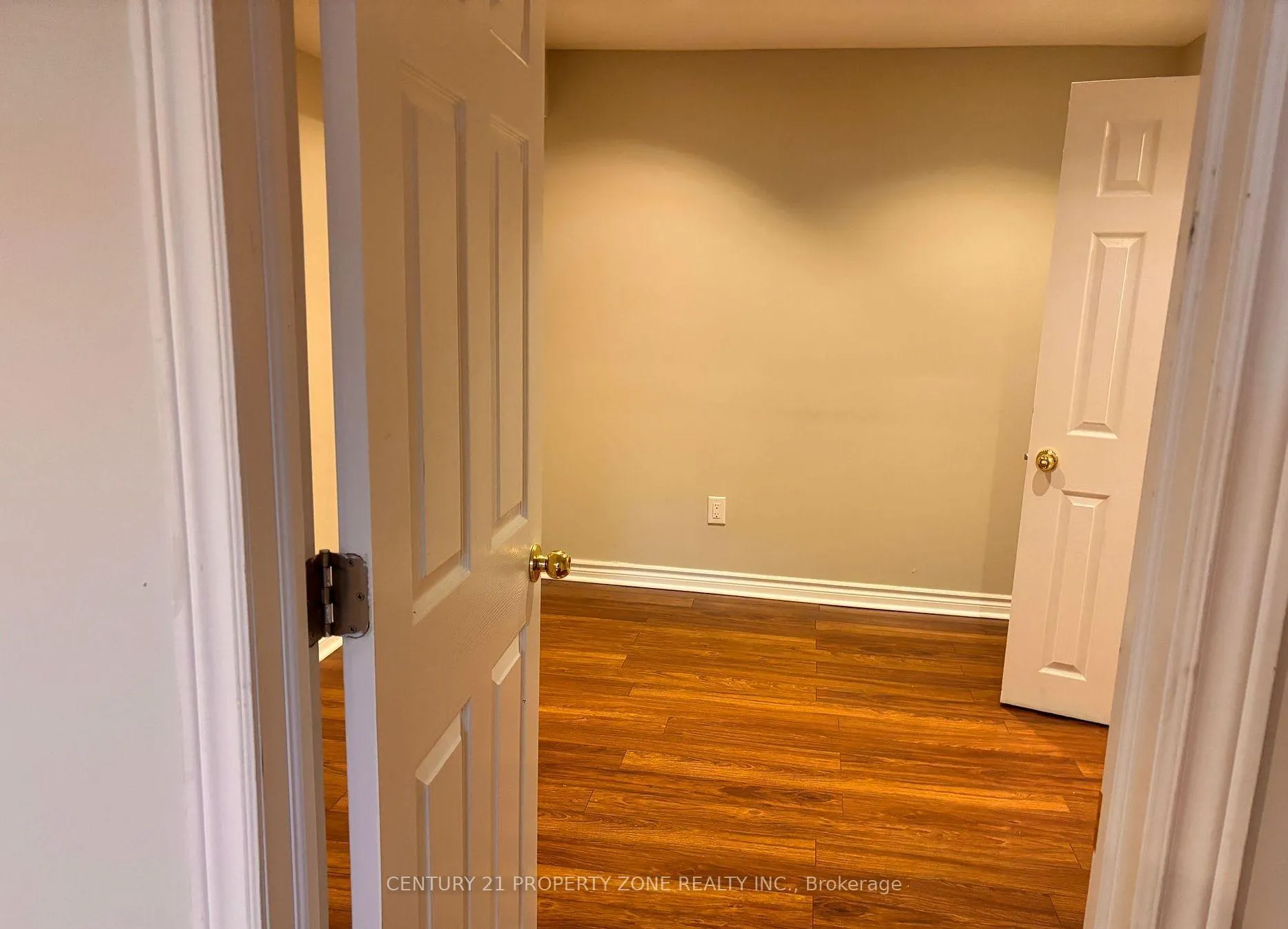 Photo 15 of 2201 Crestmont Drive, Oakville, Westmount — HOMEH