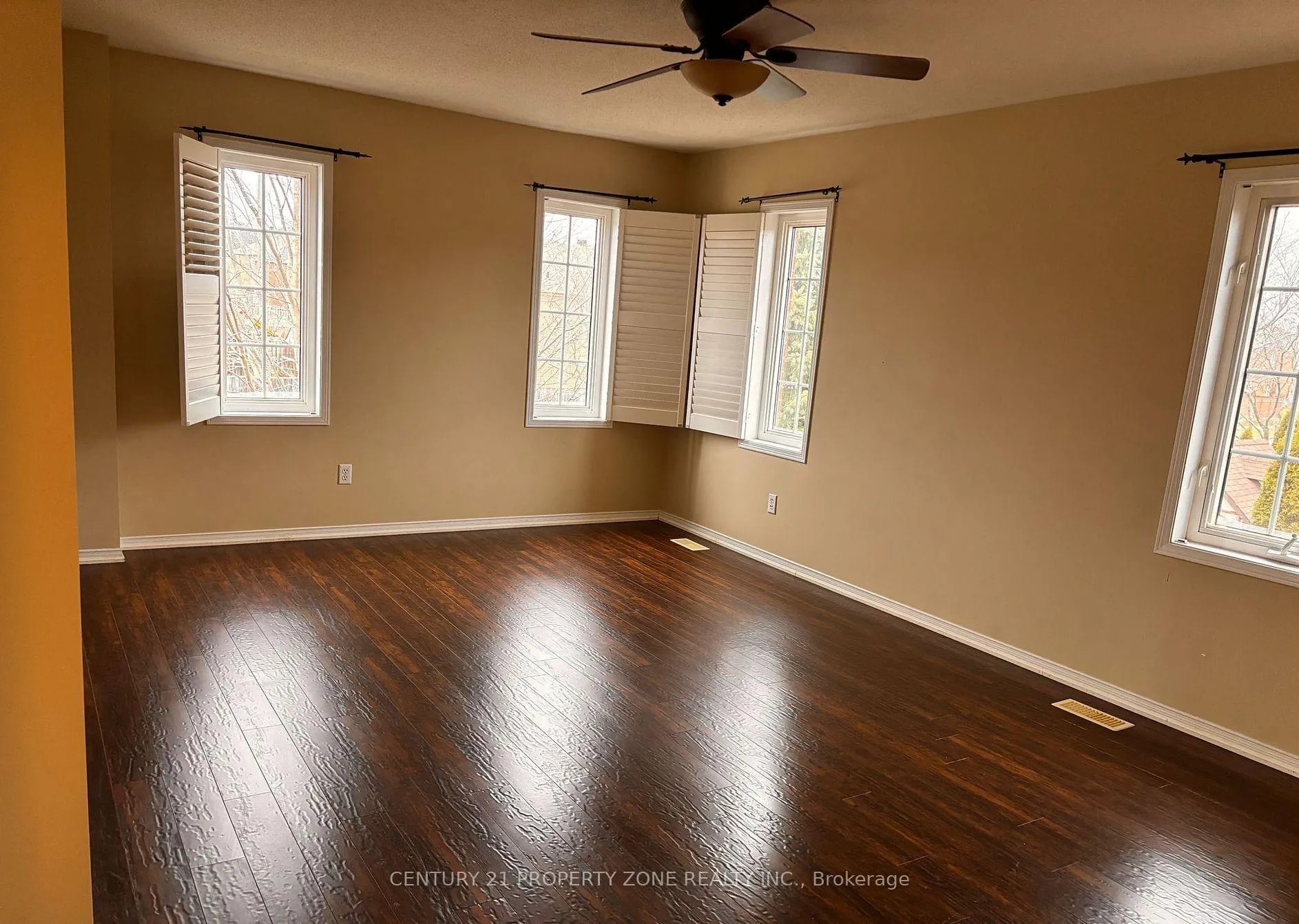 Photo 18 of 2201 Crestmont Drive, Oakville, Westmount — HOMEH
