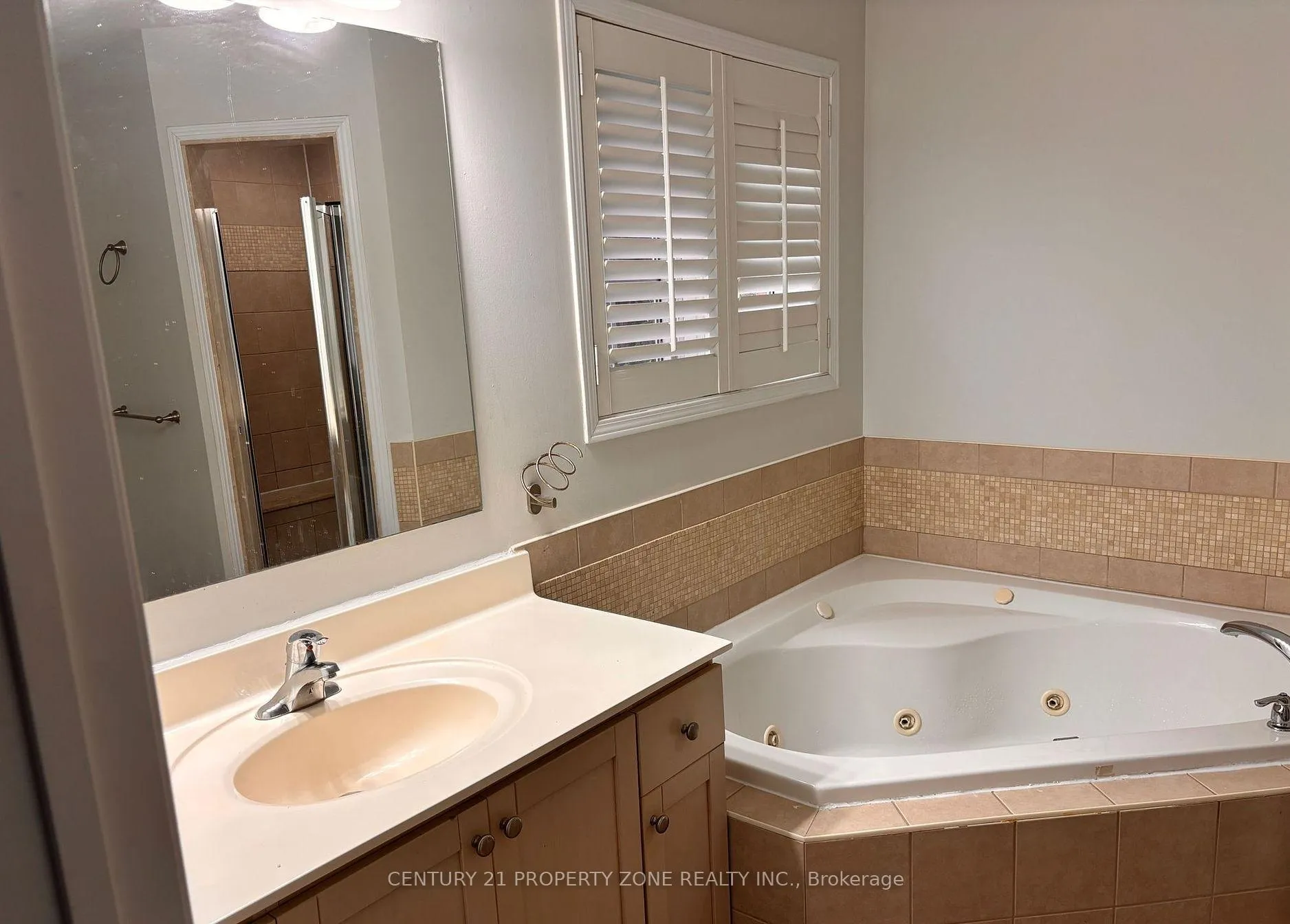 Photo 21 of 2201 Crestmont Drive, Oakville, Westmount — HOMEH