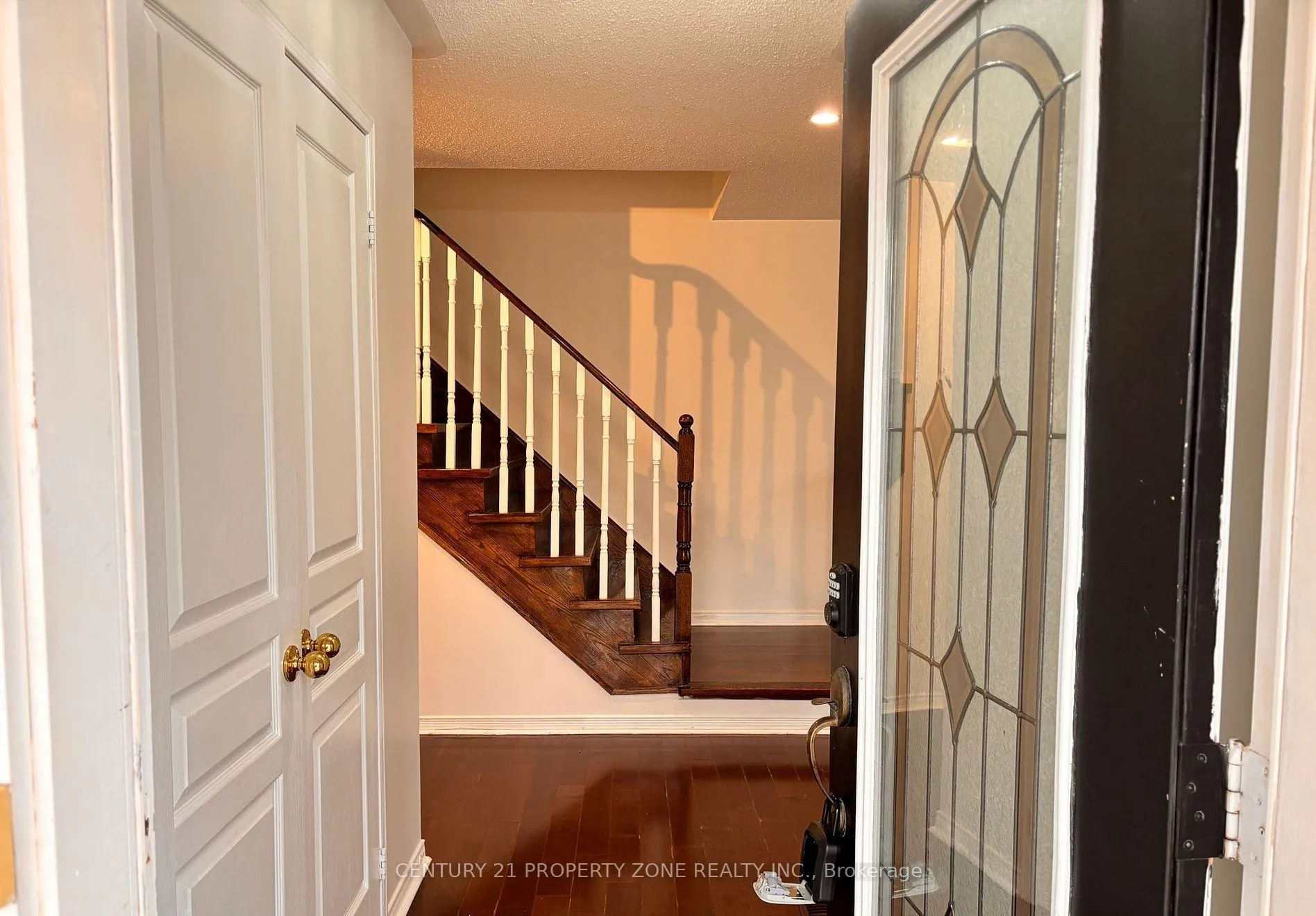 Photo 24 of 2201 Crestmont Drive, Oakville, Westmount — HOMEH