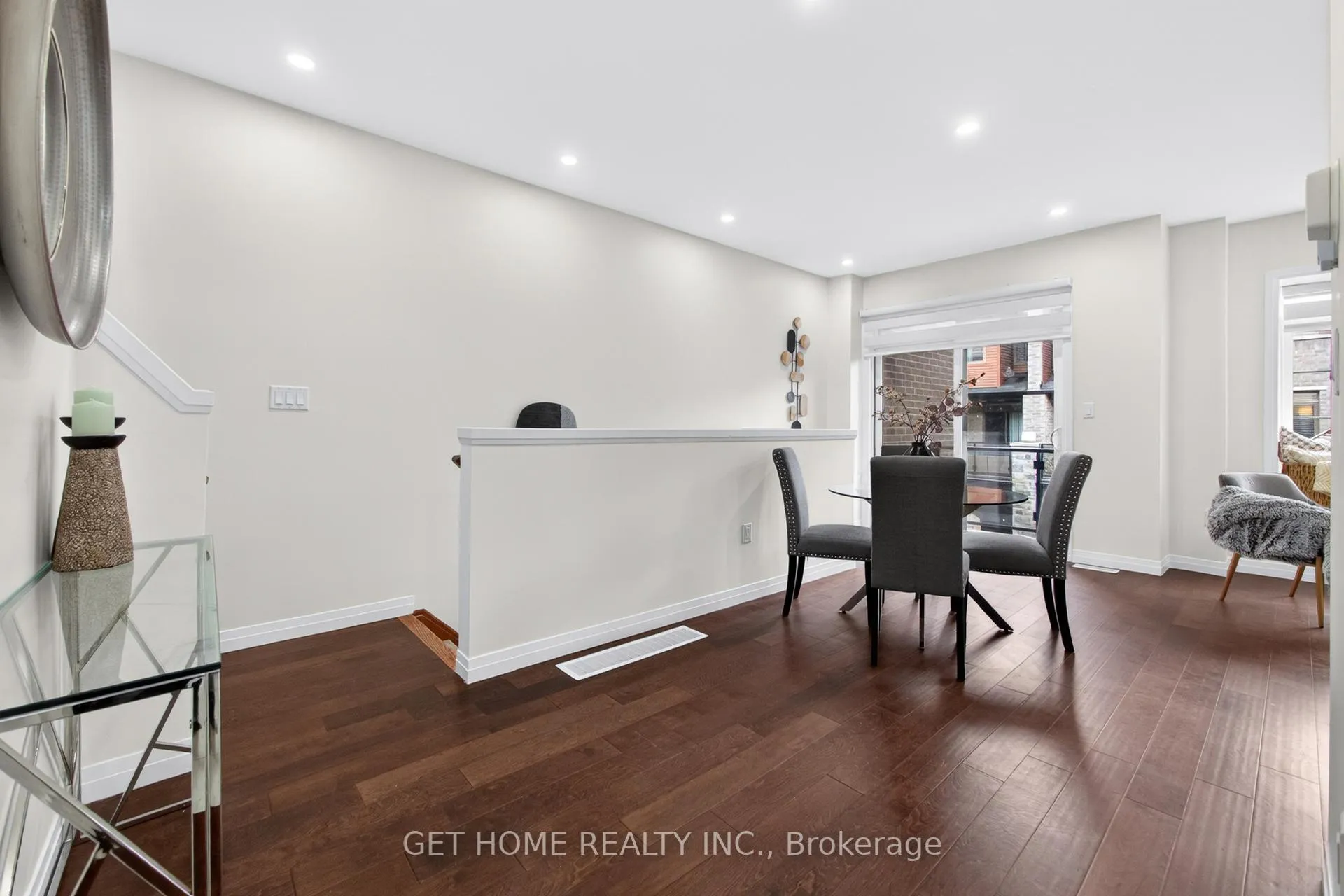 Photo 10 of Unit 140, 30 Times Square Boulevard, Hamilton, Stoney Creek Mountain — HOMEH