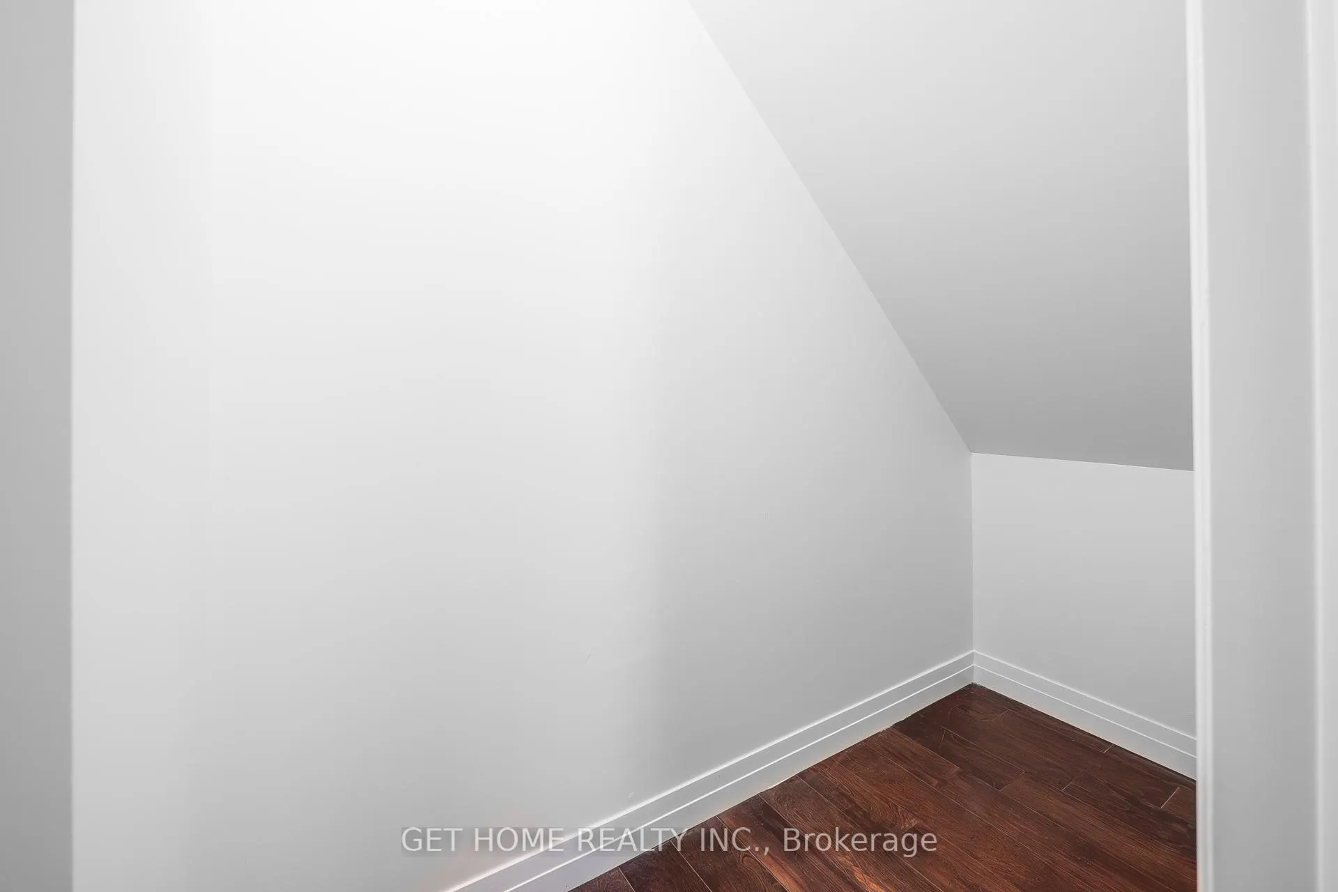 Photo 20 of Unit 140, 30 Times Square Boulevard, Hamilton, Stoney Creek Mountain — HOMEH
