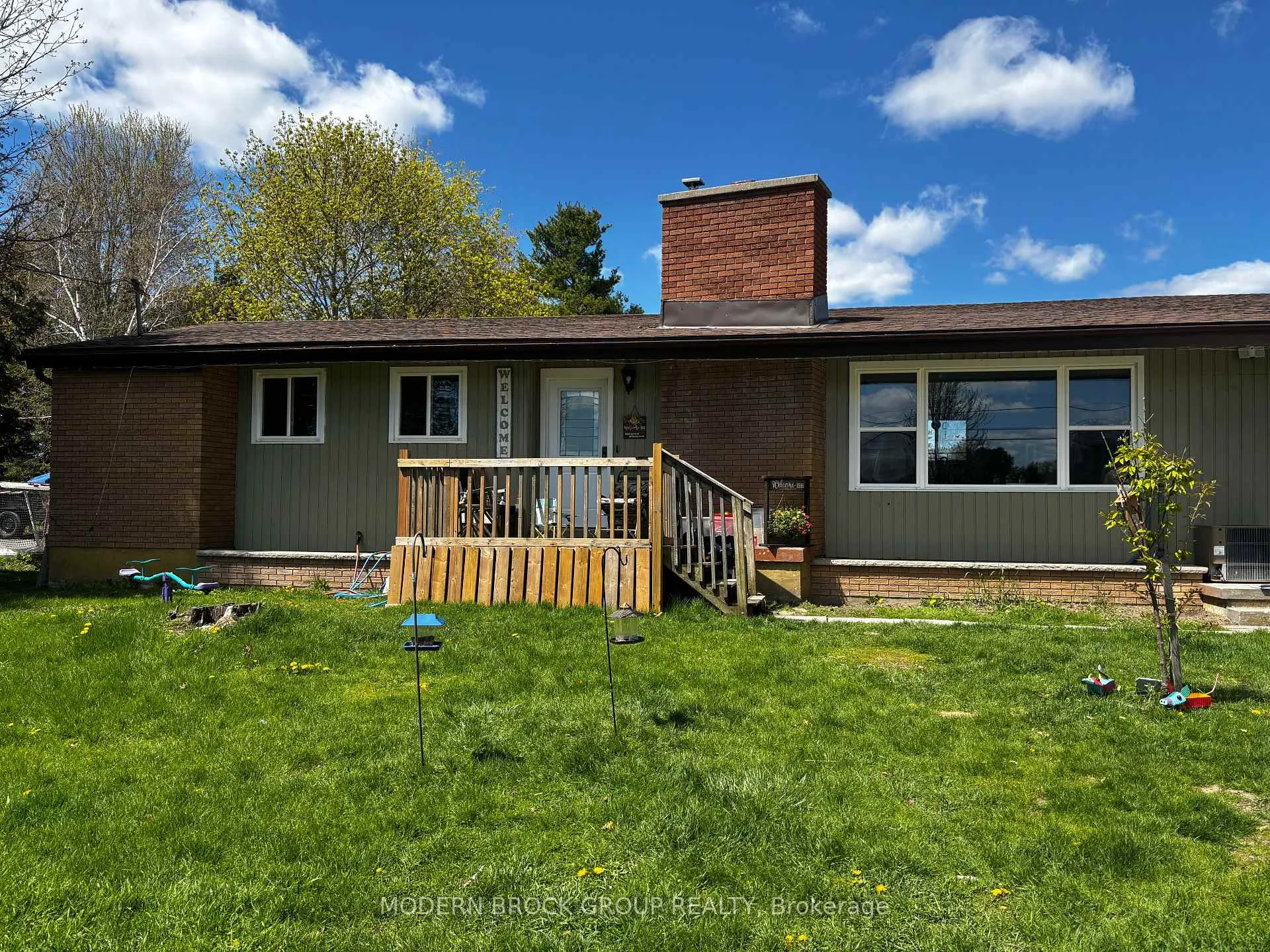 Front of 2499 Perth Road