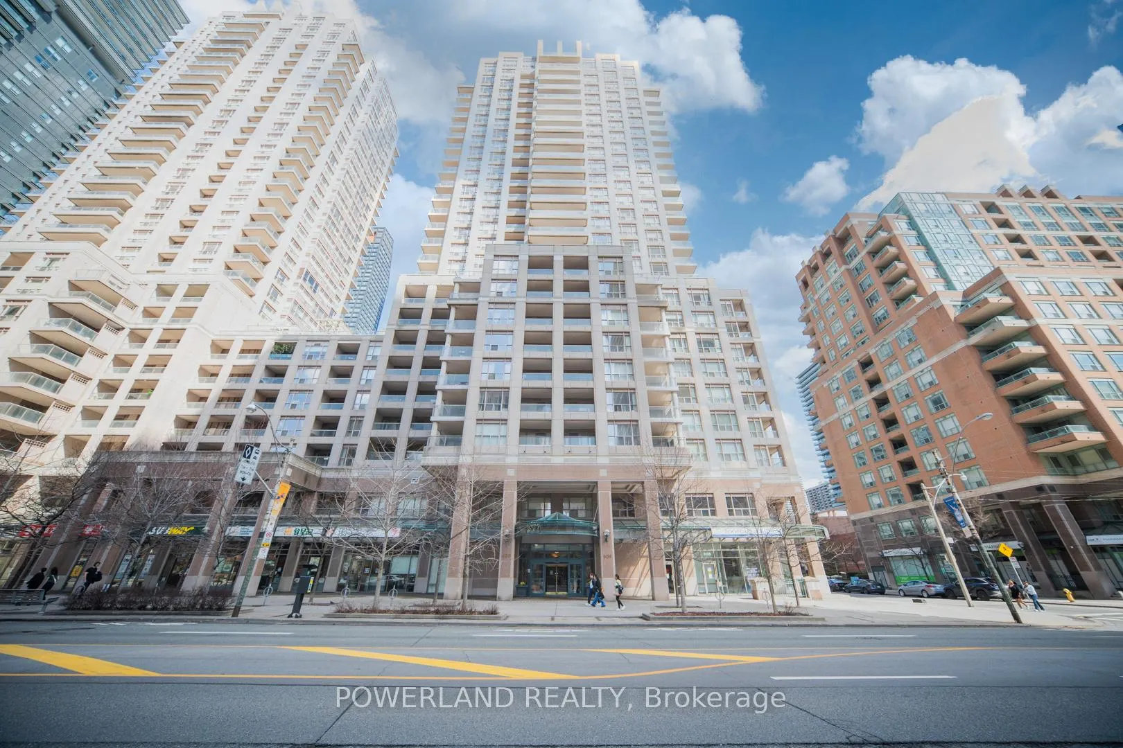 Front of Unit 208, 909 Bay Street