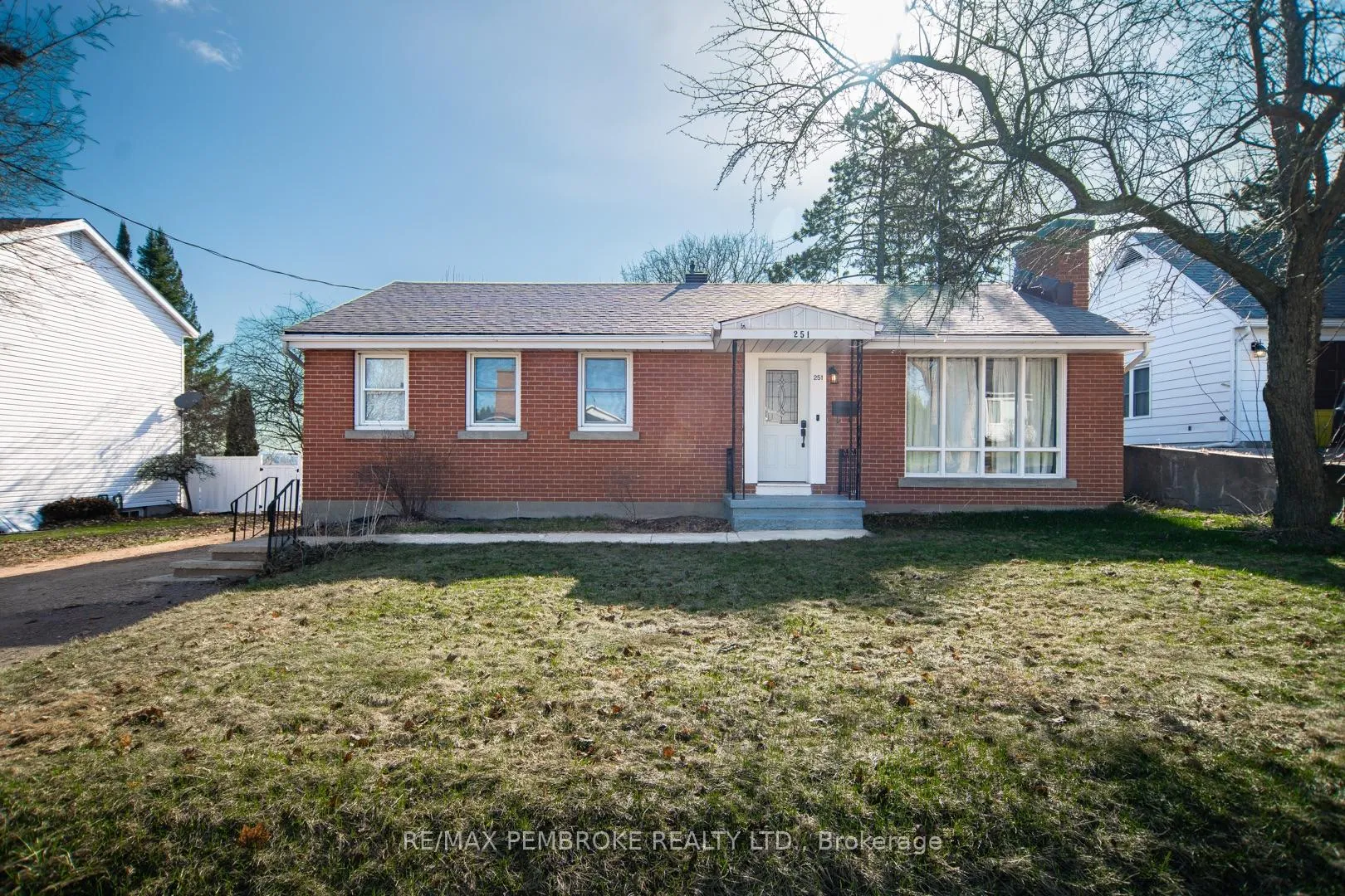 Photo 1 of 251 Broadview Drive, Pembroke — HOMEH