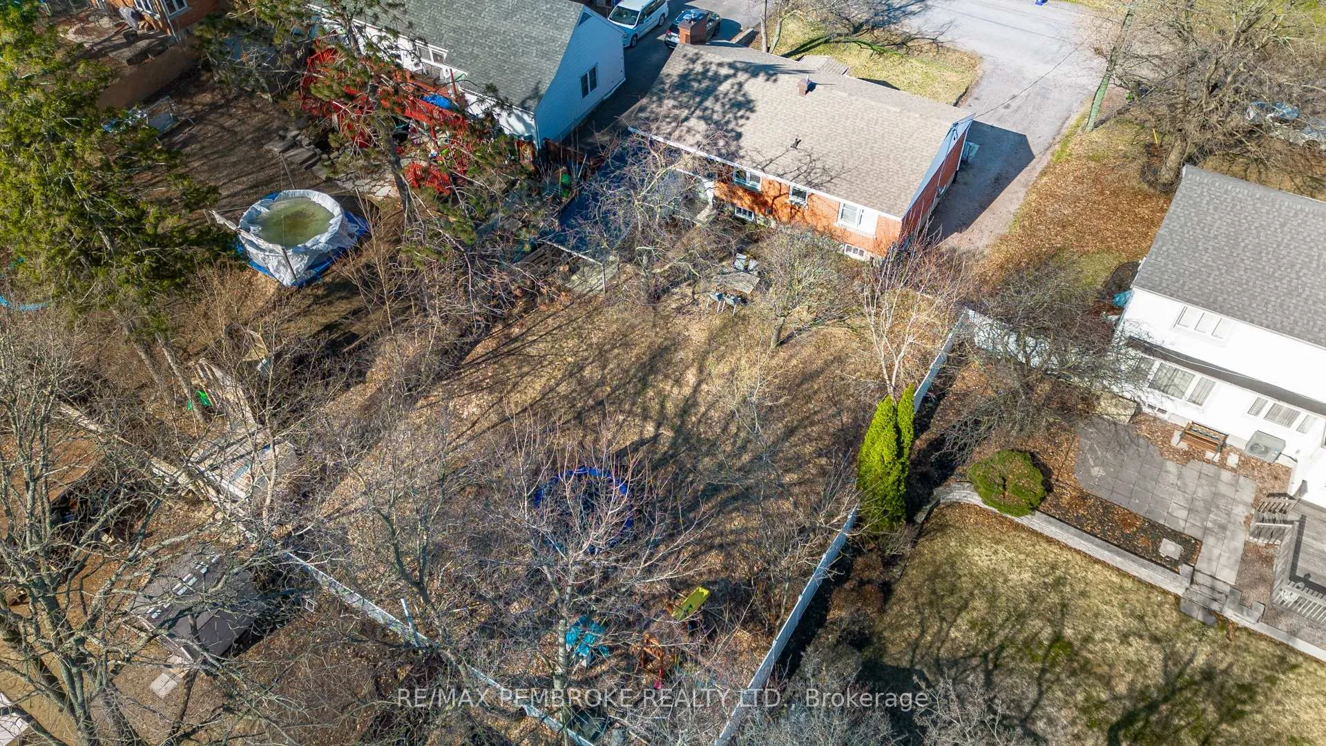 Photo 9 of 251 Broadview Drive, Pembroke — HOMEH